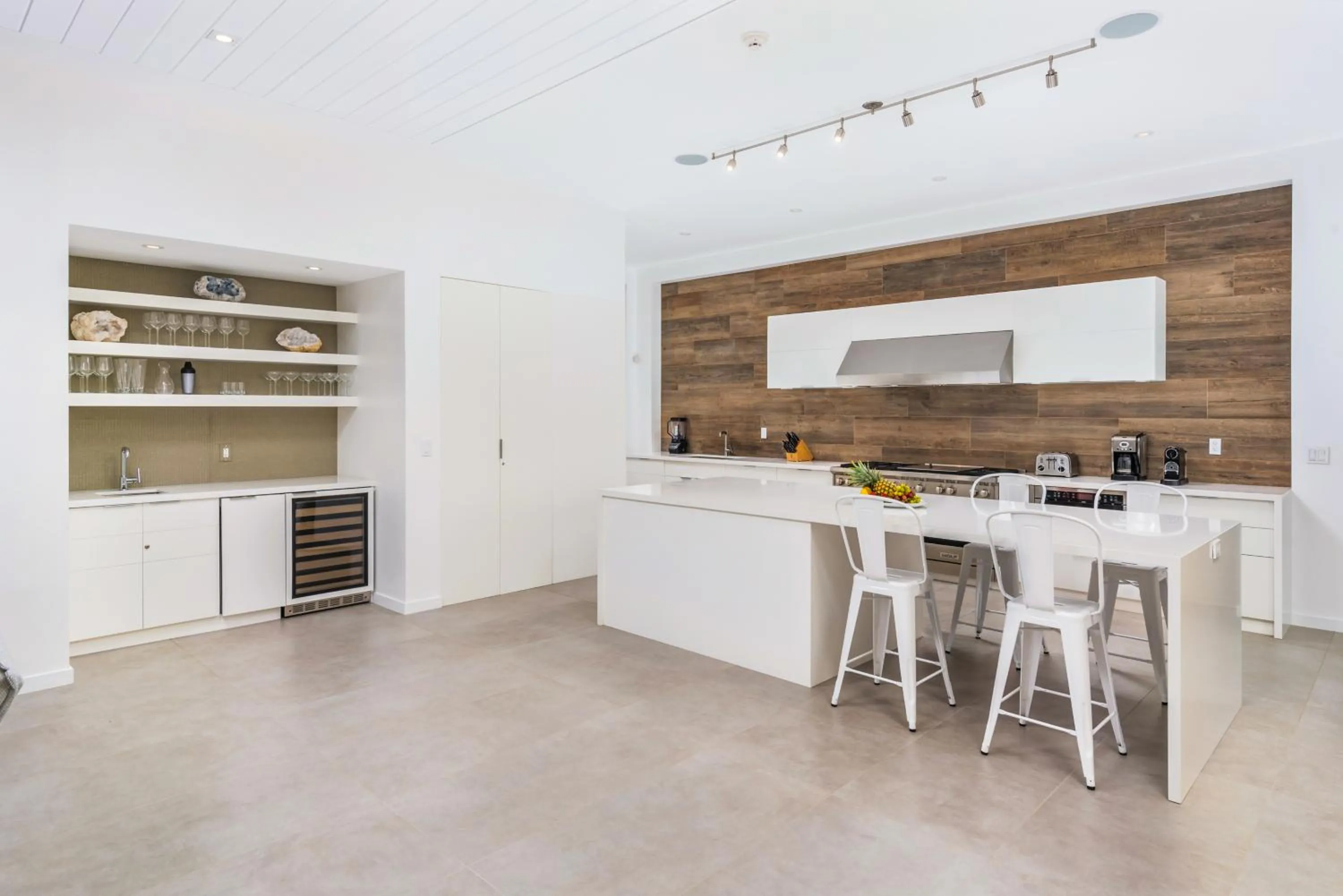 Coffee/tea facilities in Beach Enclave