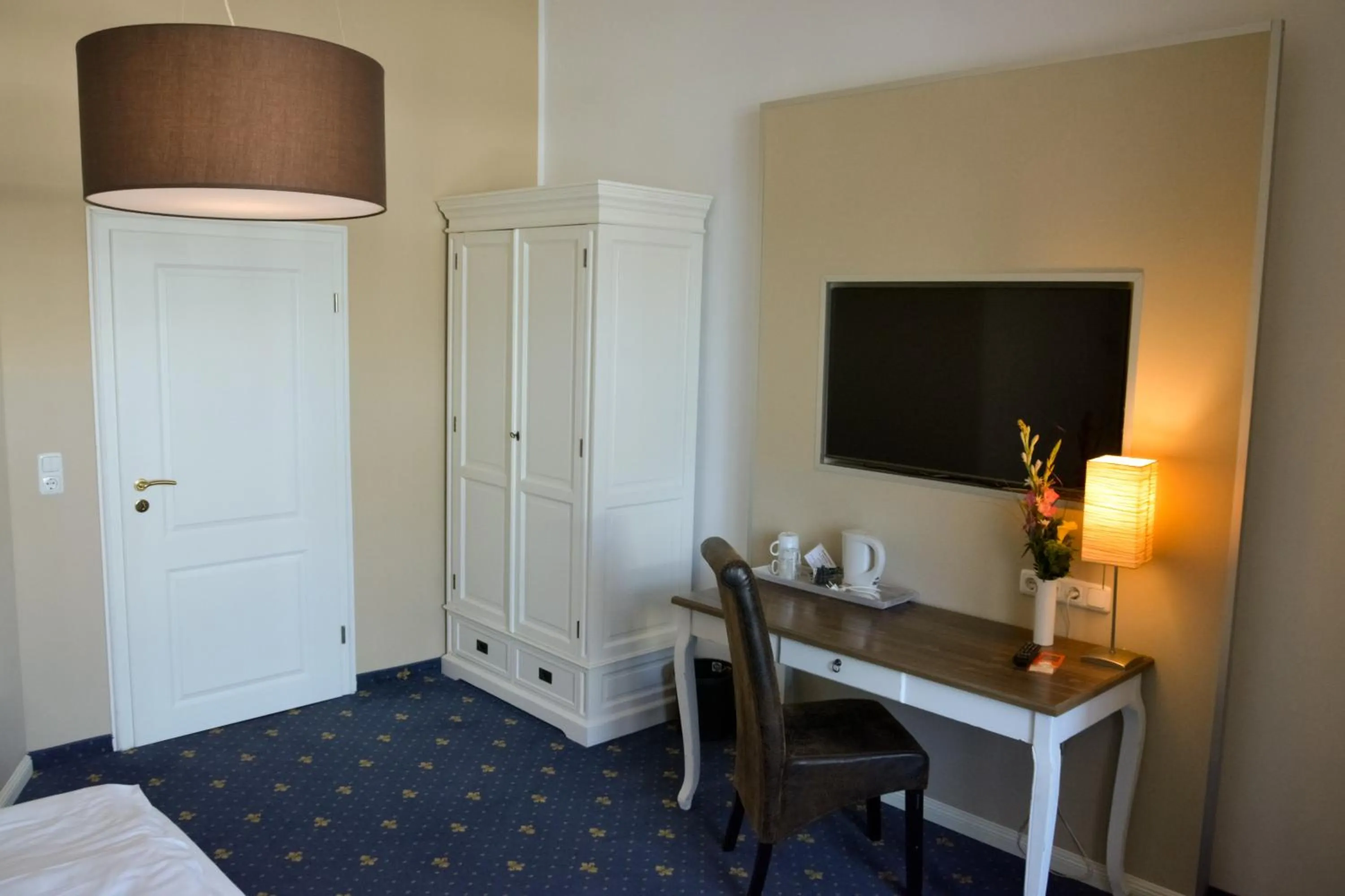 TV and multimedia, Bed in Hotel Villa Schwanebeck