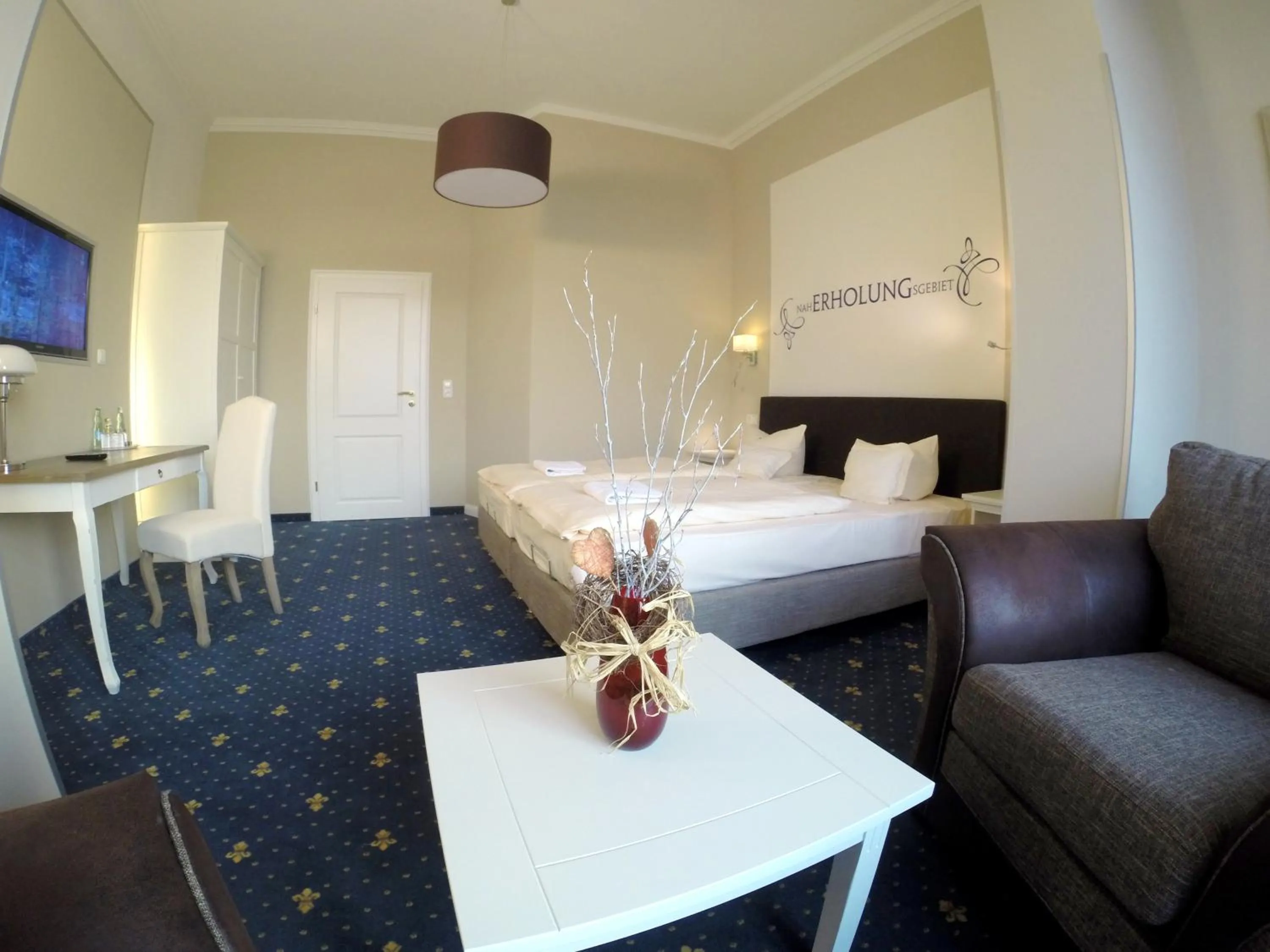 Photo of the whole room, Bed in Hotel Villa Schwanebeck