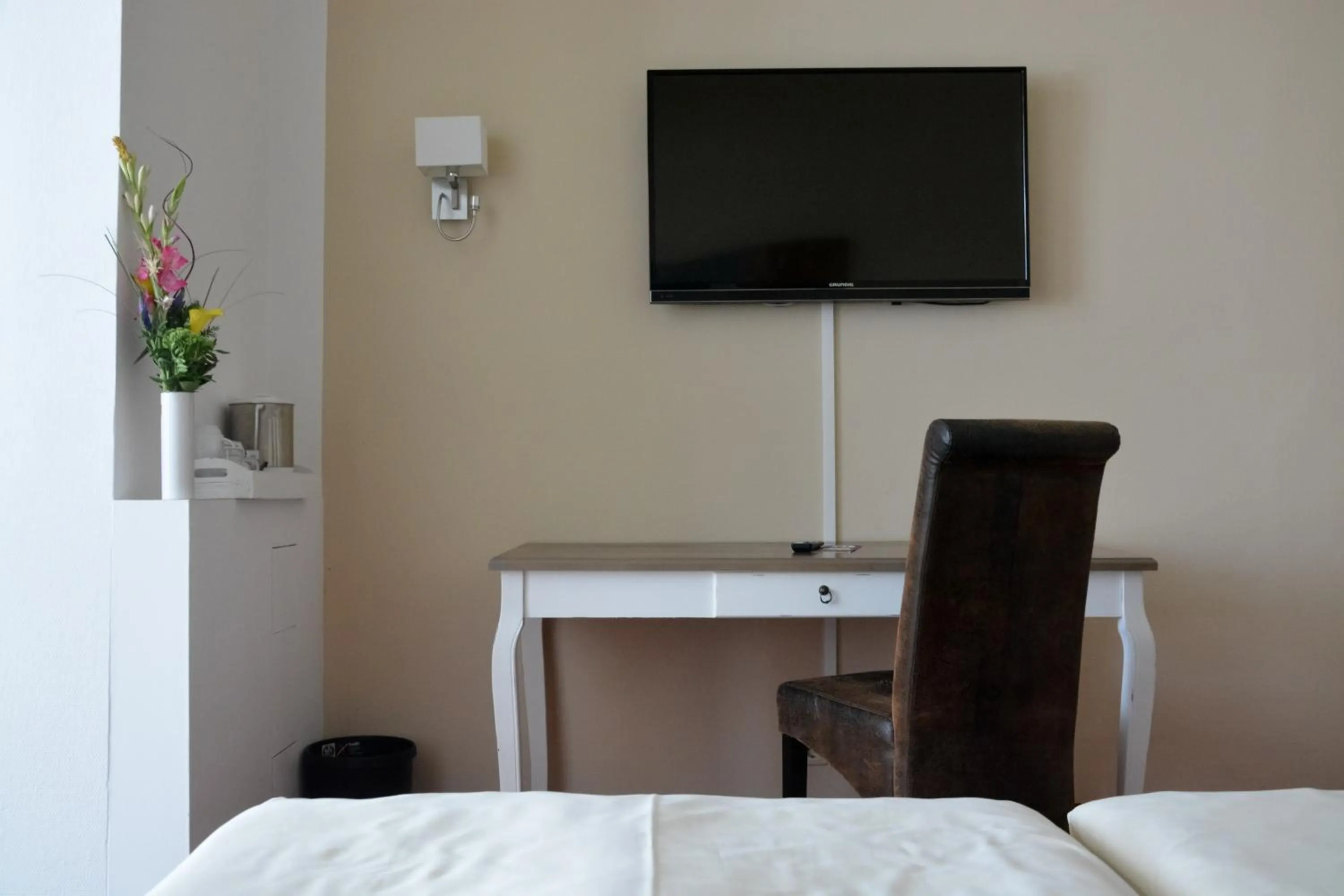 TV and multimedia, Bed in Hotel Villa Schwanebeck