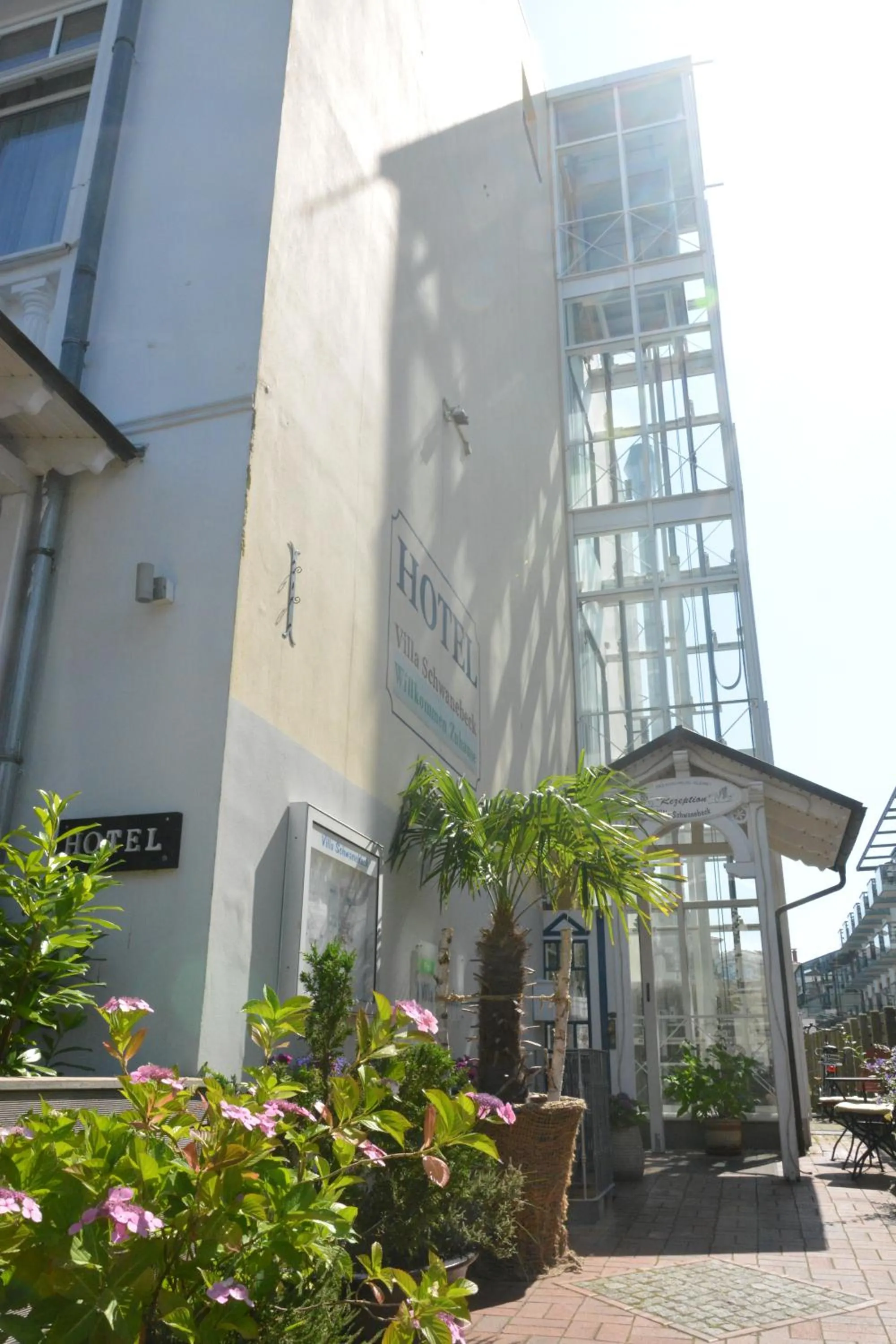 Facade/entrance in Hotel Villa Schwanebeck