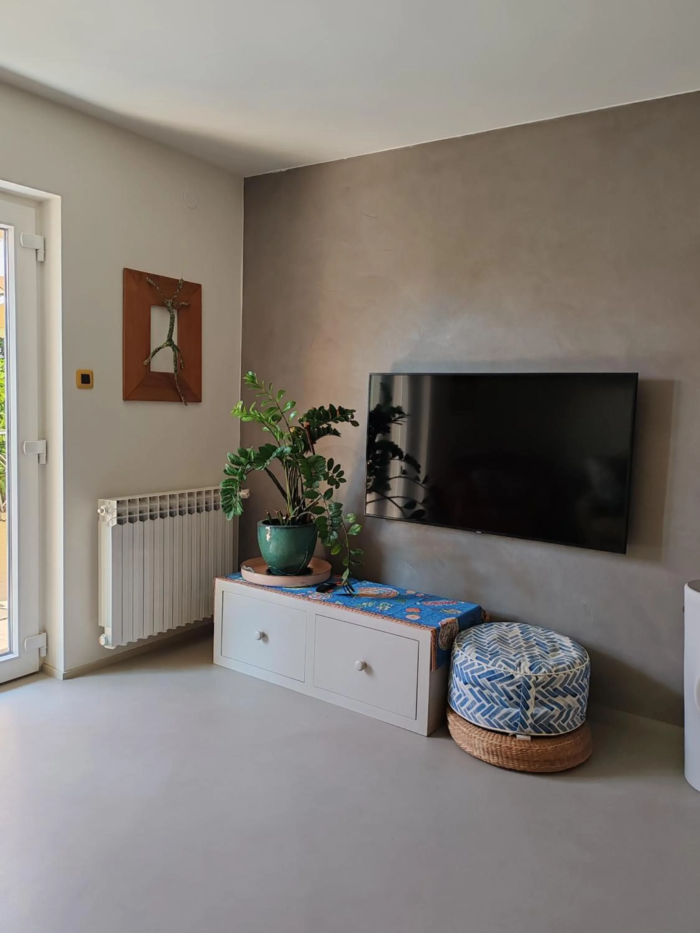 Two-Bedroom Apartment with Terrace in Apartments Mirta