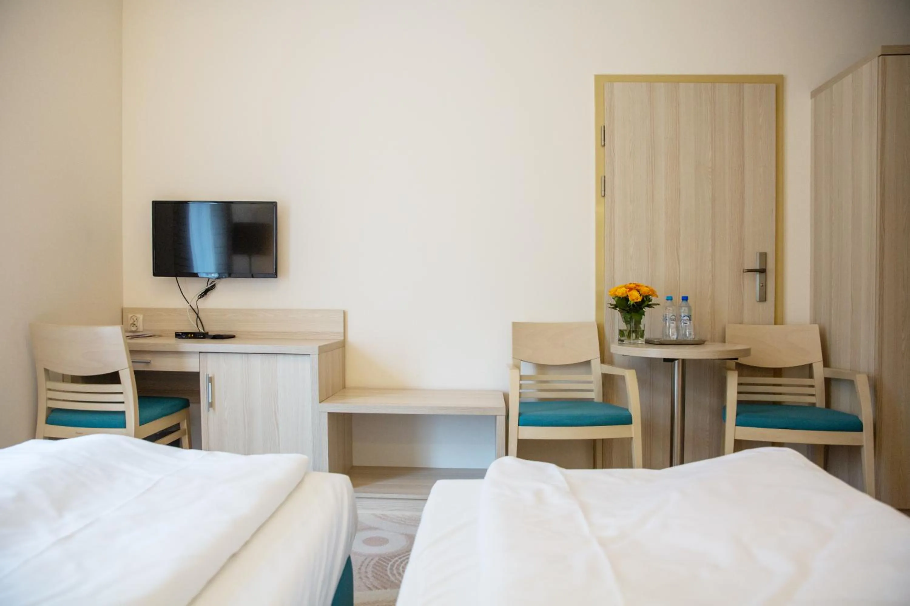 Photo of the whole room, Bed in Hotel Cesarskie Ogrody