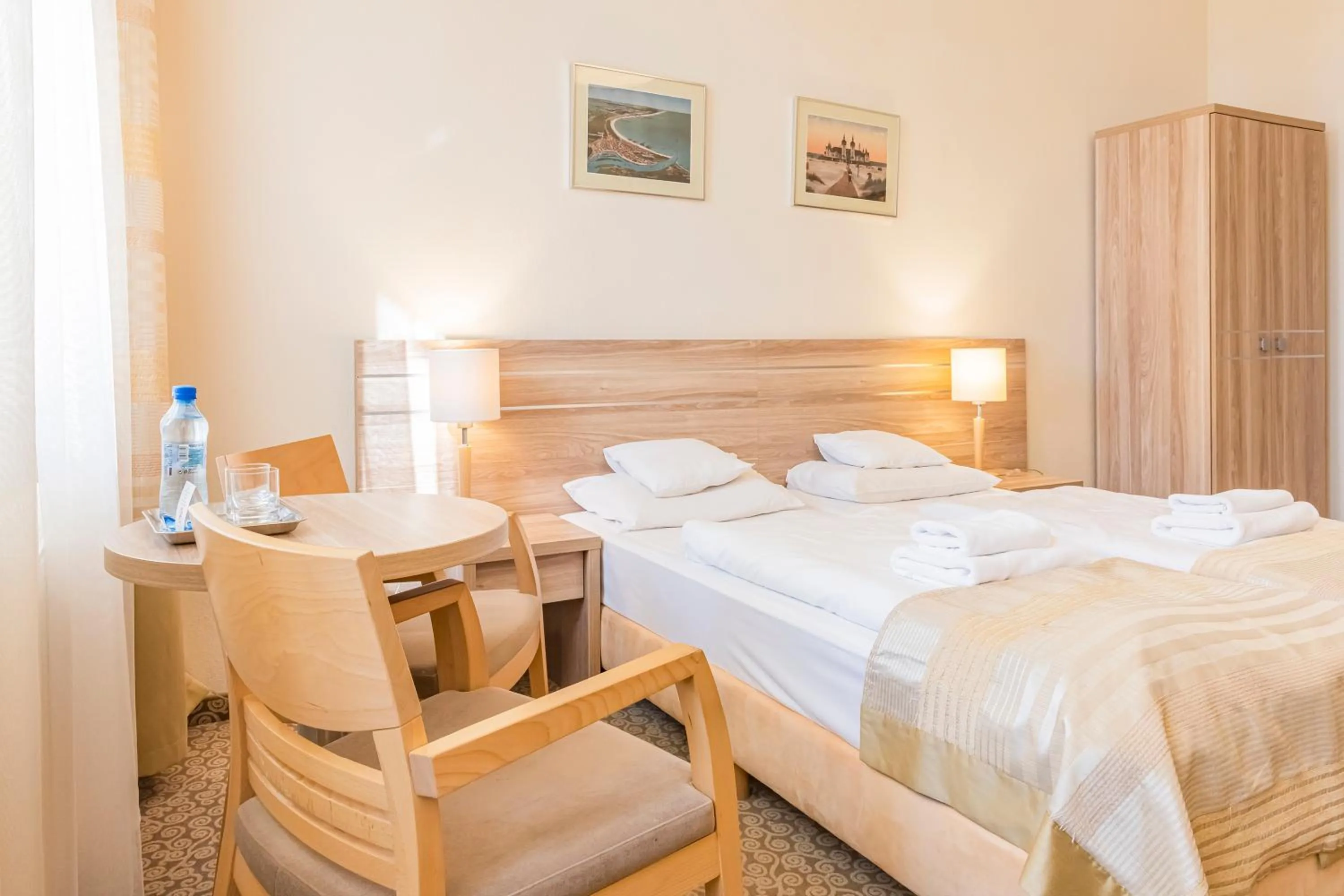 Photo of the whole room, Bed in Hotel Cesarskie Ogrody