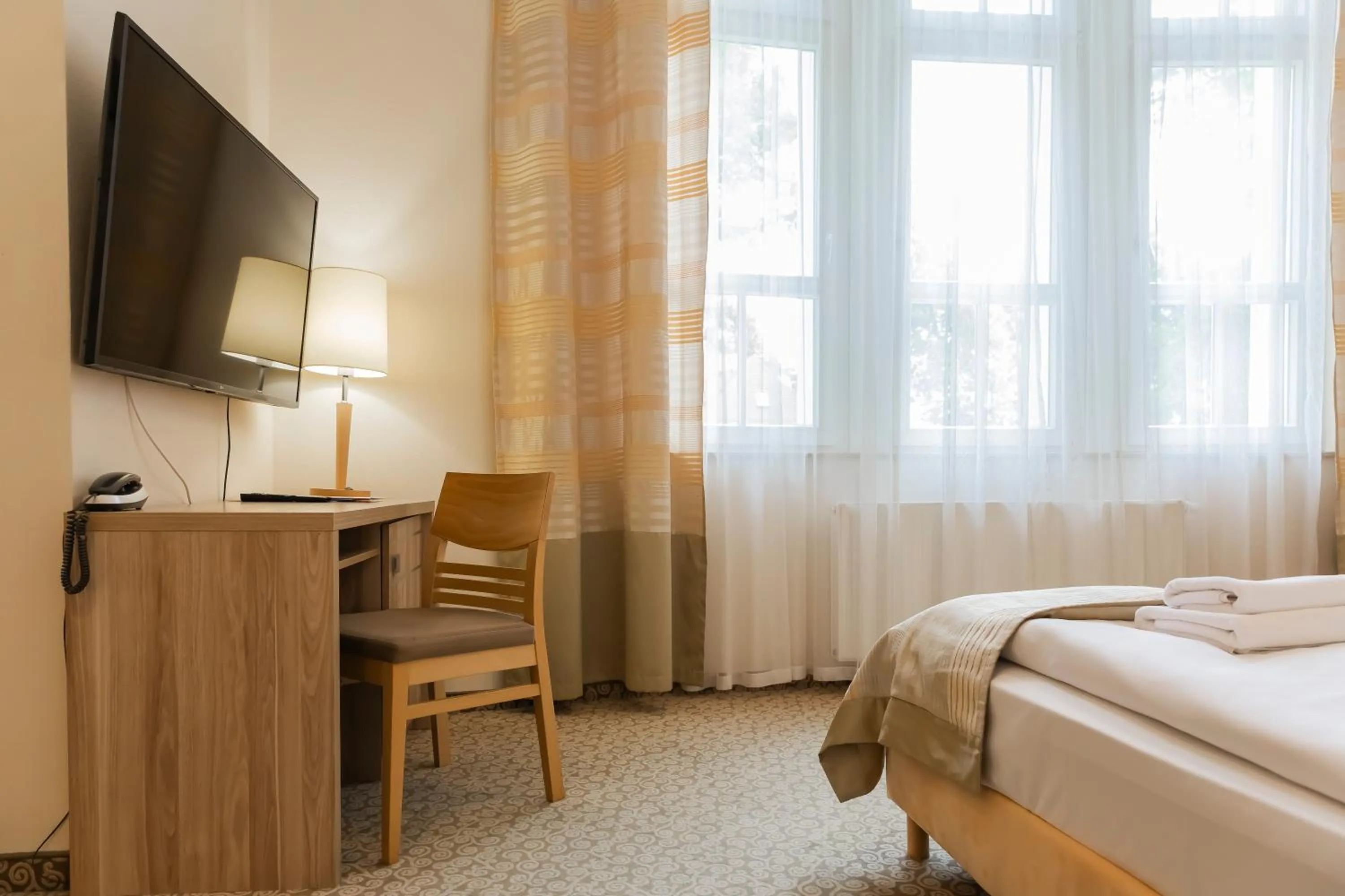 Photo of the whole room, Bed in Hotel Cesarskie Ogrody