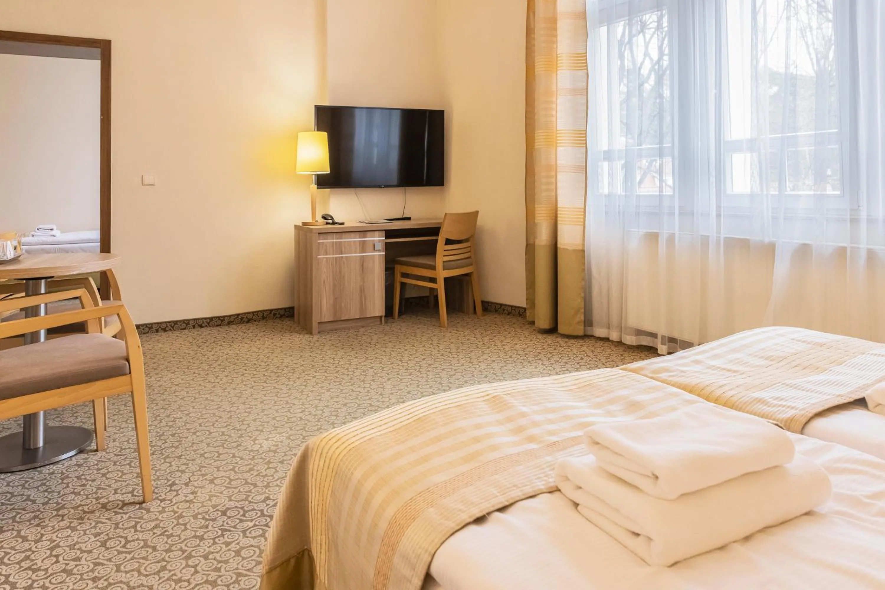 Photo of the whole room, Bed in Hotel Cesarskie Ogrody