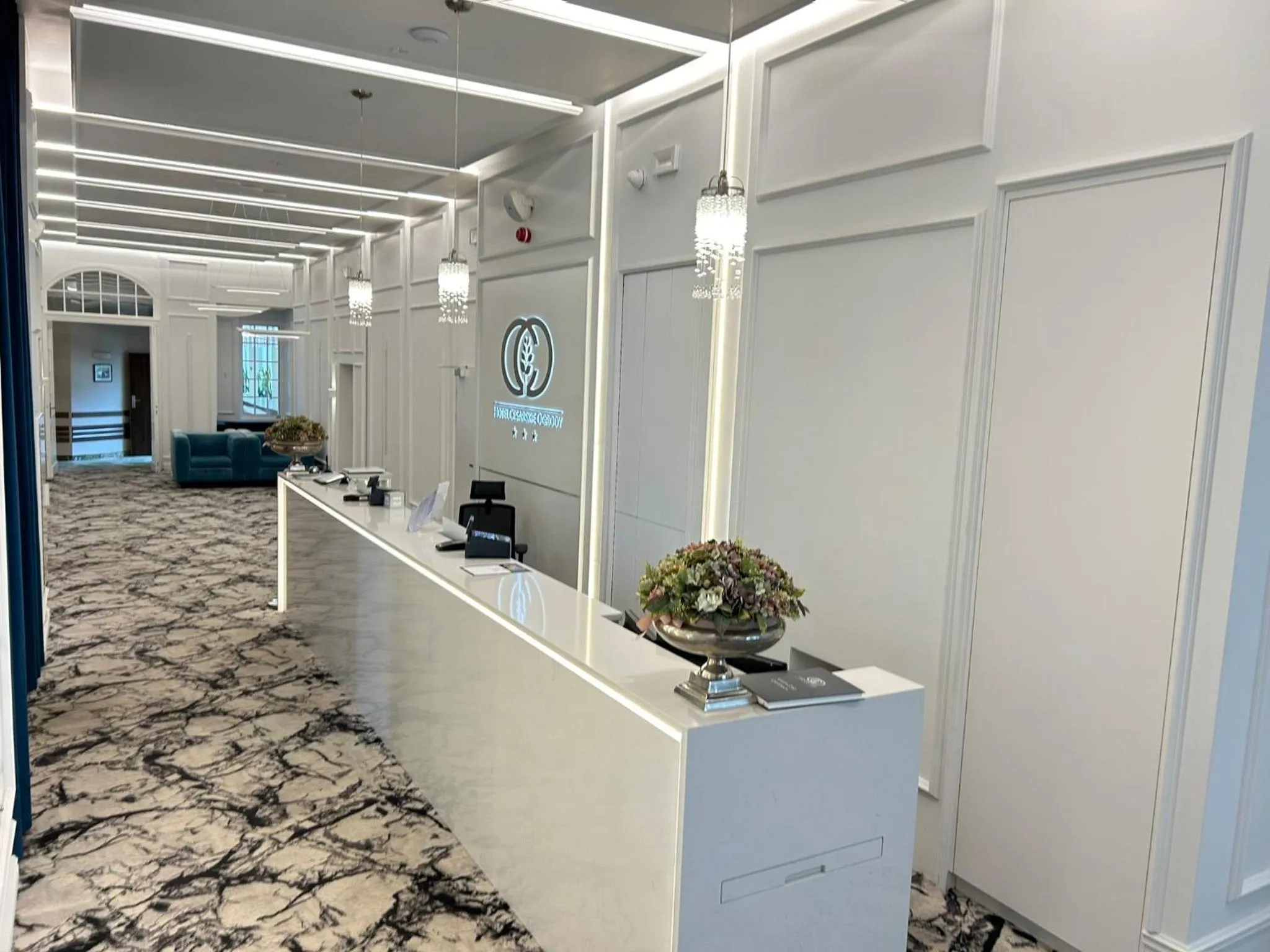Lobby or reception in Hotel Cesarskie Ogrody