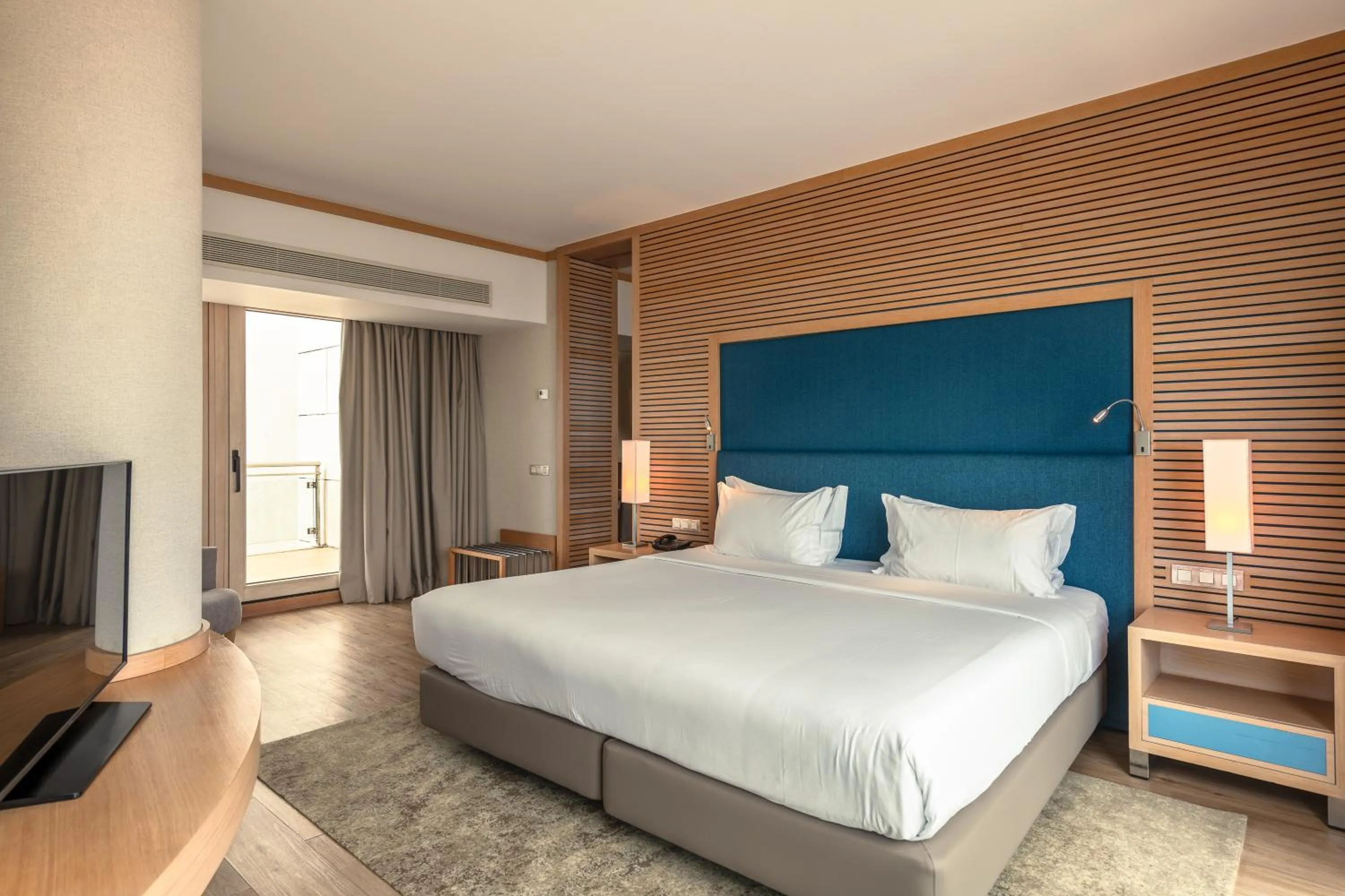 Bed in Sesimbra Oceanfront Hotel - Preferred Hotels and Resorts