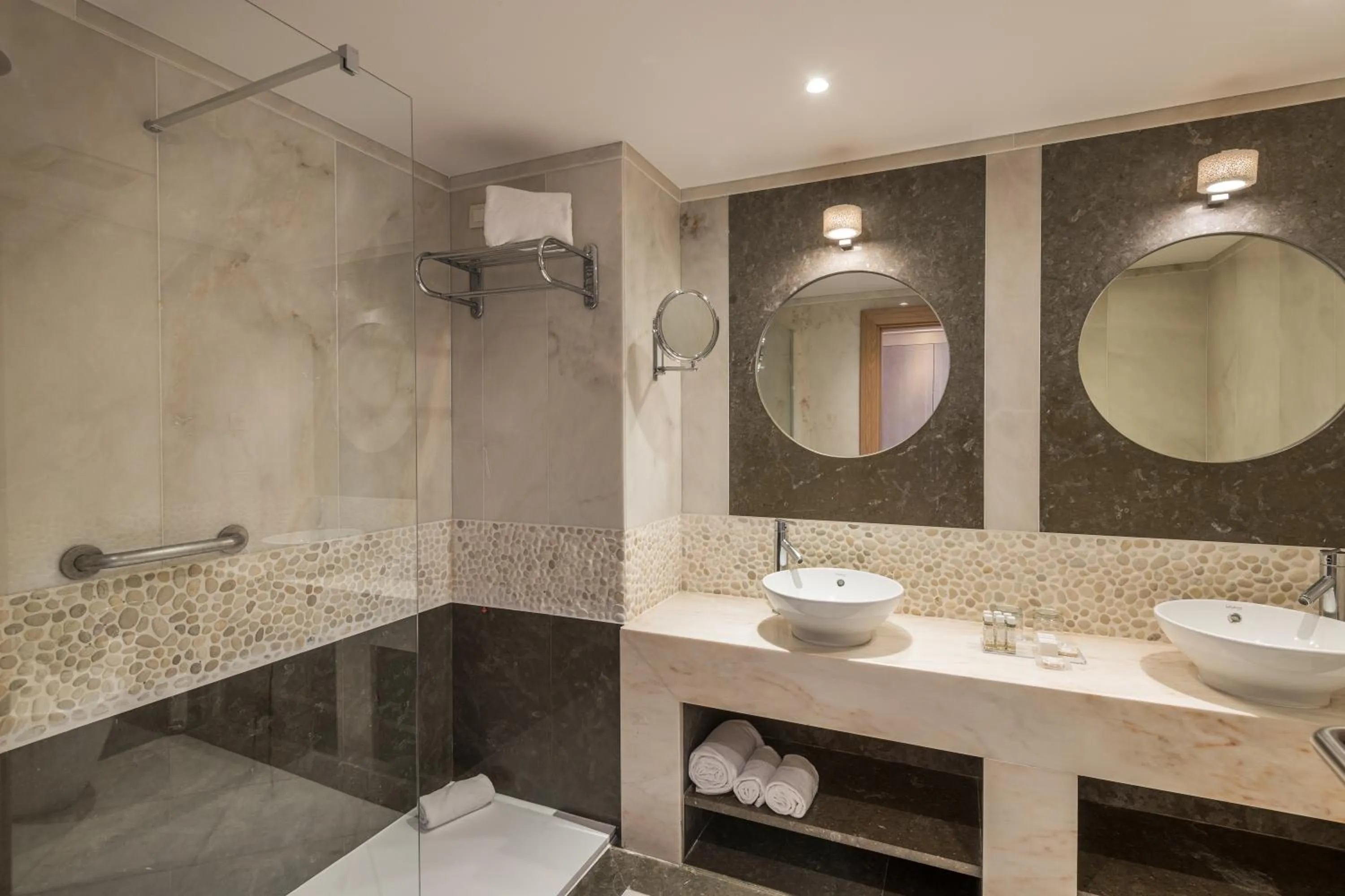Shower in Sesimbra Oceanfront Hotel - Preferred Hotels and Resorts