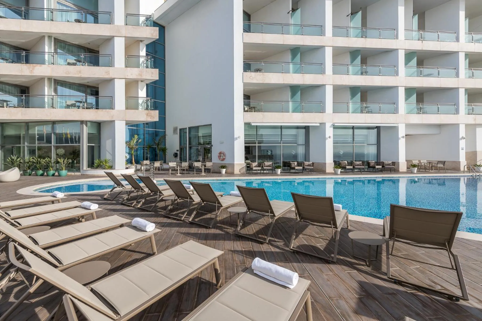 Swimming pool in Sesimbra Oceanfront Hotel - Preferred Hotels and Resorts