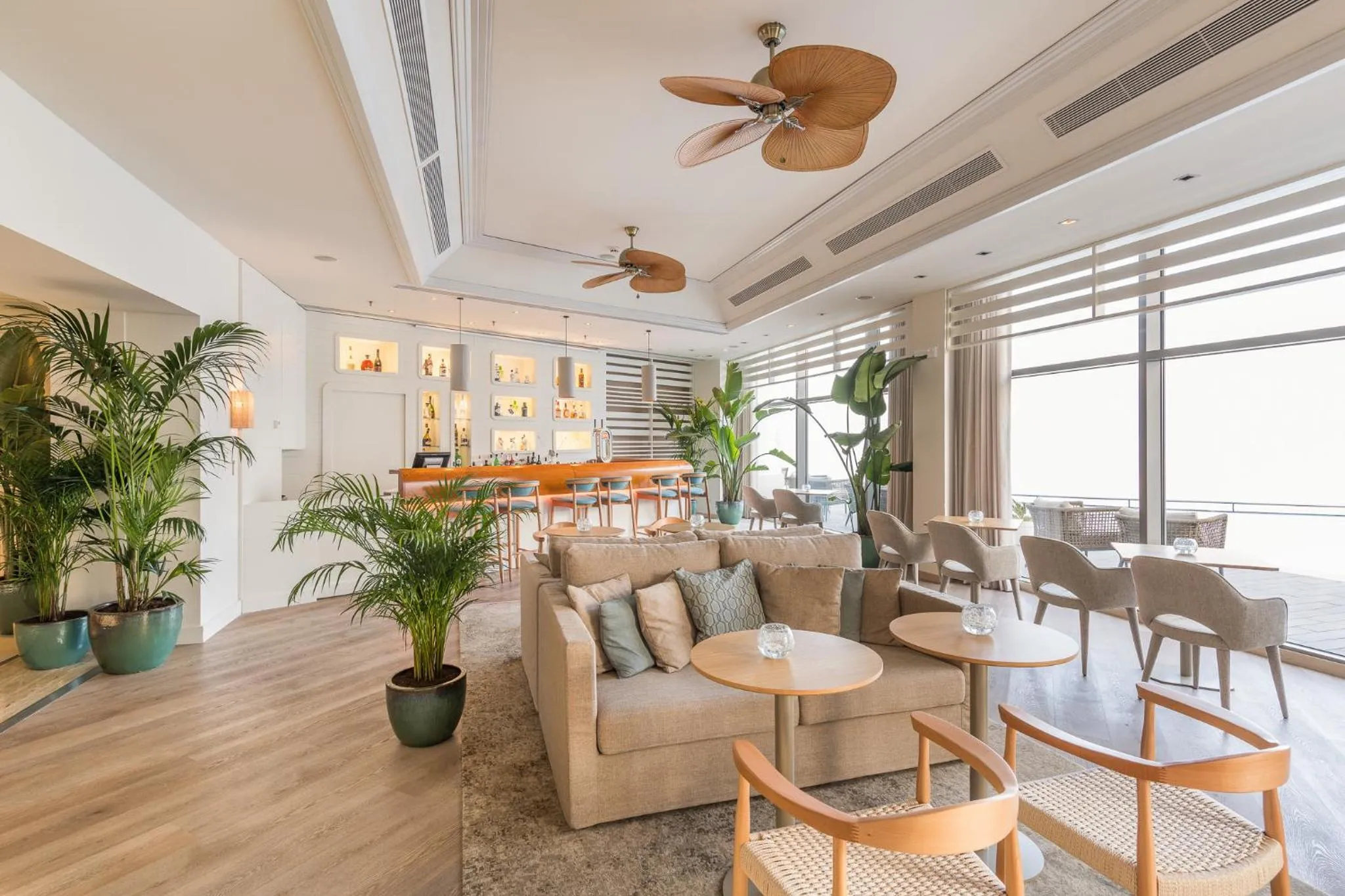 Lounge or bar in Sesimbra Oceanfront Hotel - Preferred Hotels and Resorts