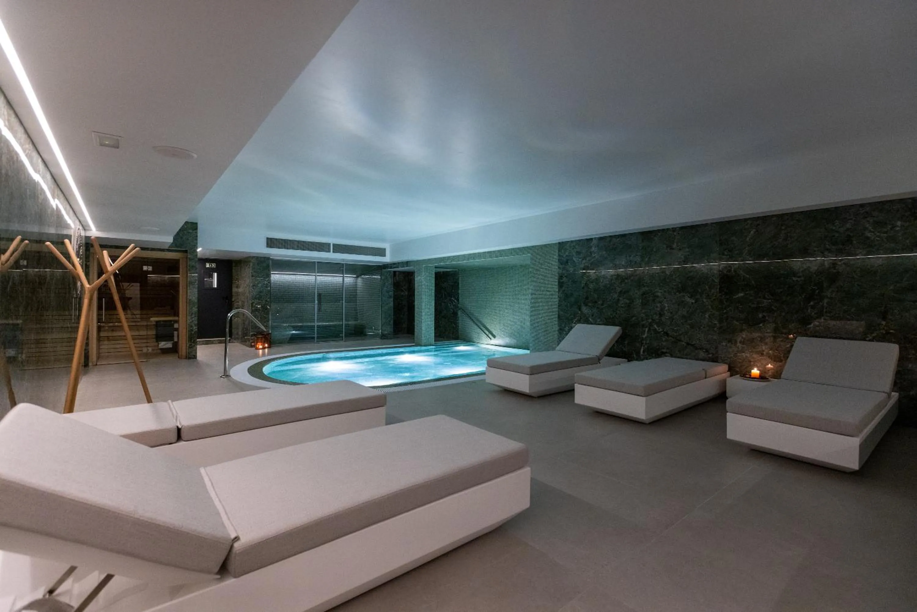 Hot Tub in Hotel Afonso V & SPA