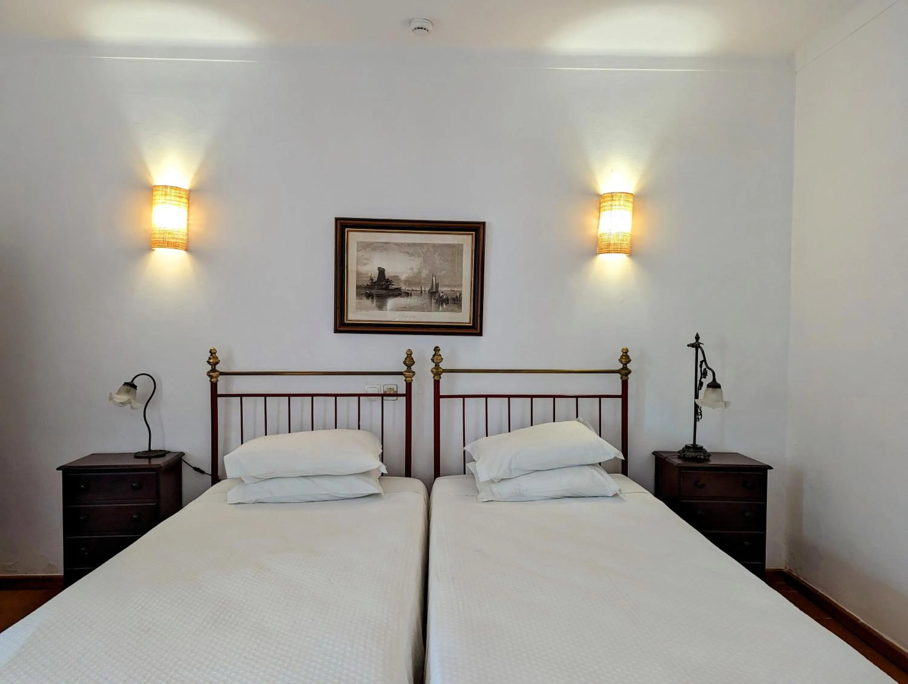 Bedroom, Bed in Hotel Solar de Monfalim