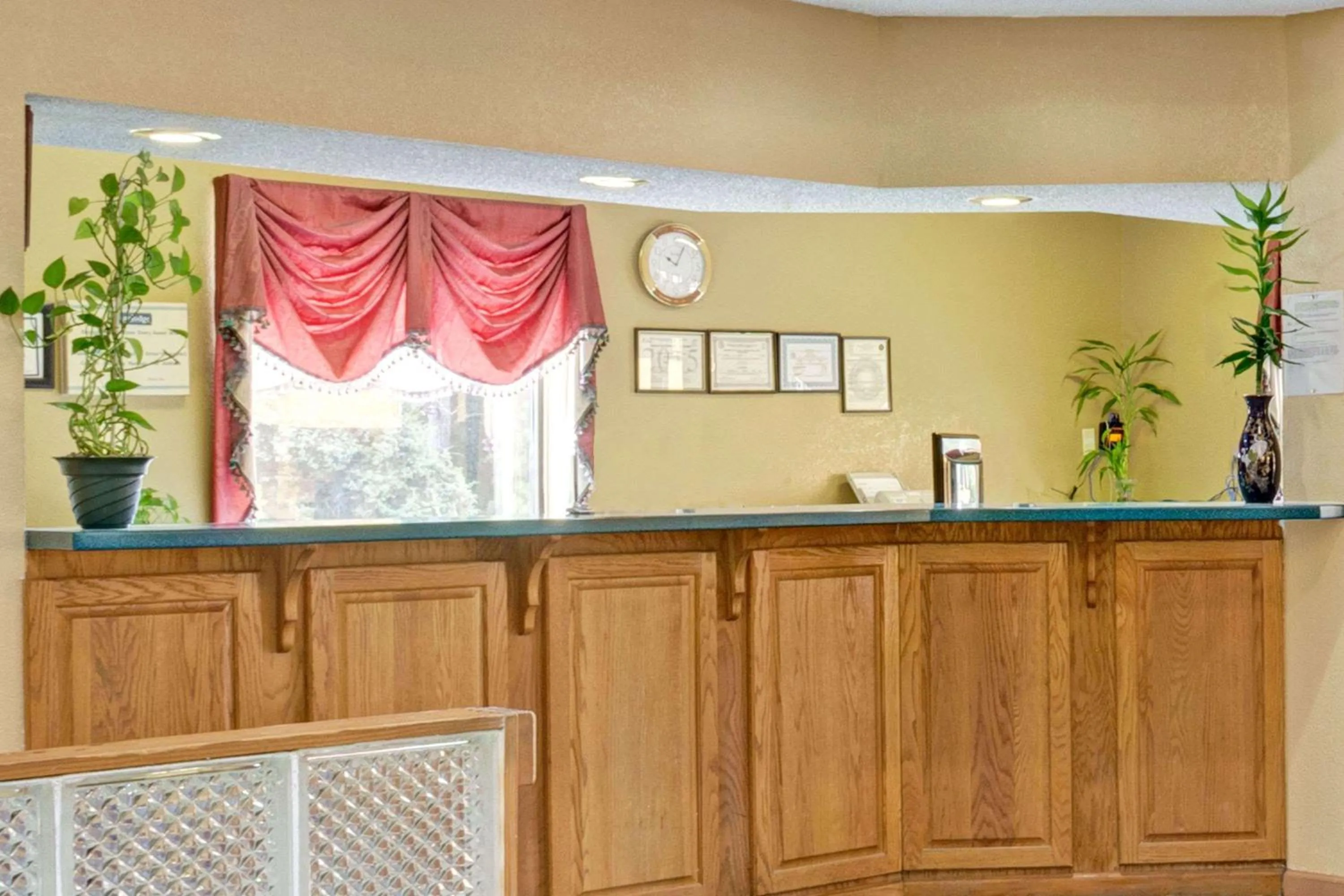 Lobby or reception in Travelodge by Wyndham Forest Park Atlanta South