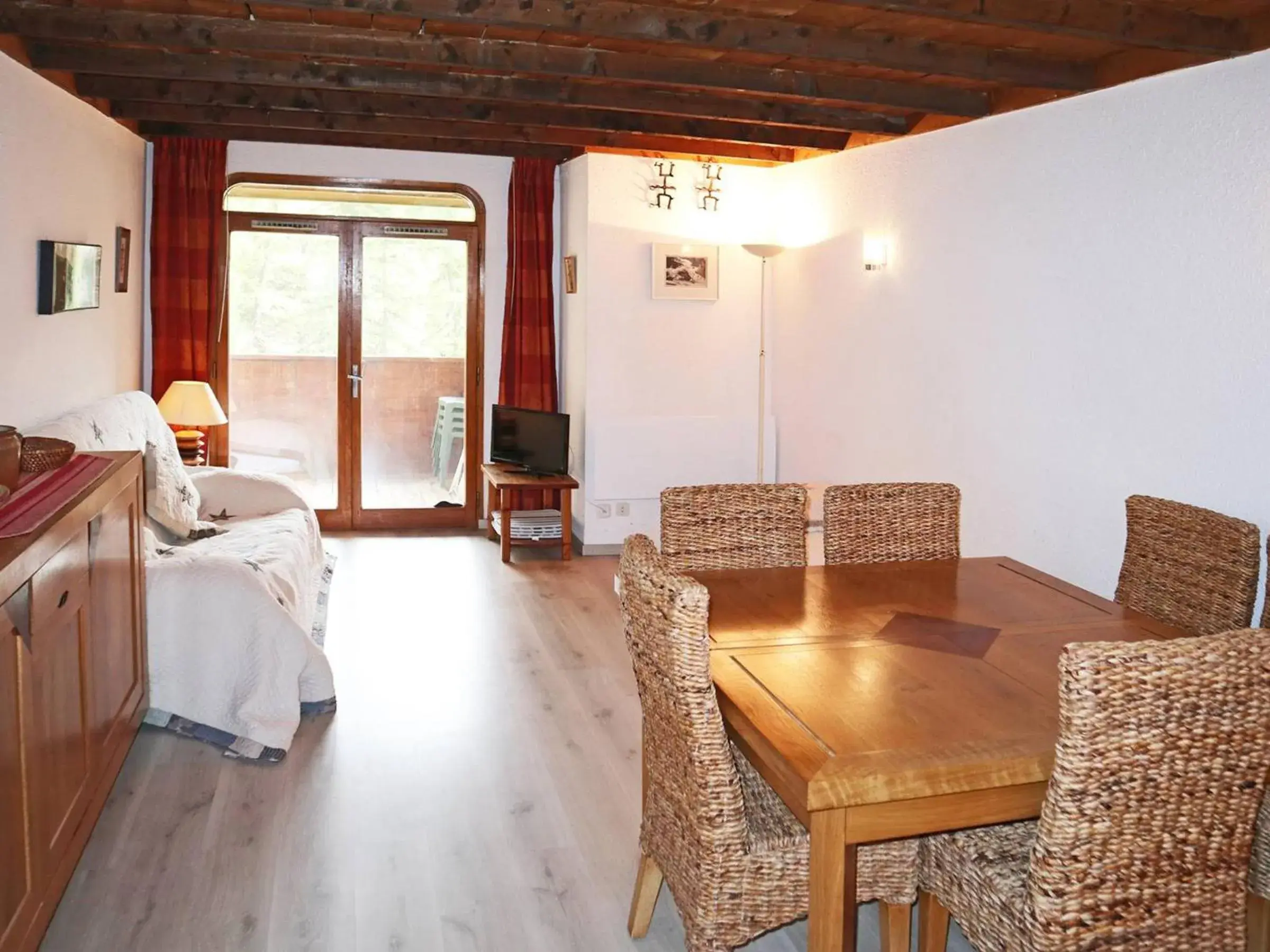Bel appartement, 2 pièces, 6 pers, au centre, skis aux pieds, balcon sud - FR-1-322-232 Bel appartement, 2 pièces, 6 pers, au centre, skis aux pieds, balcon sud - FR-1-322-232