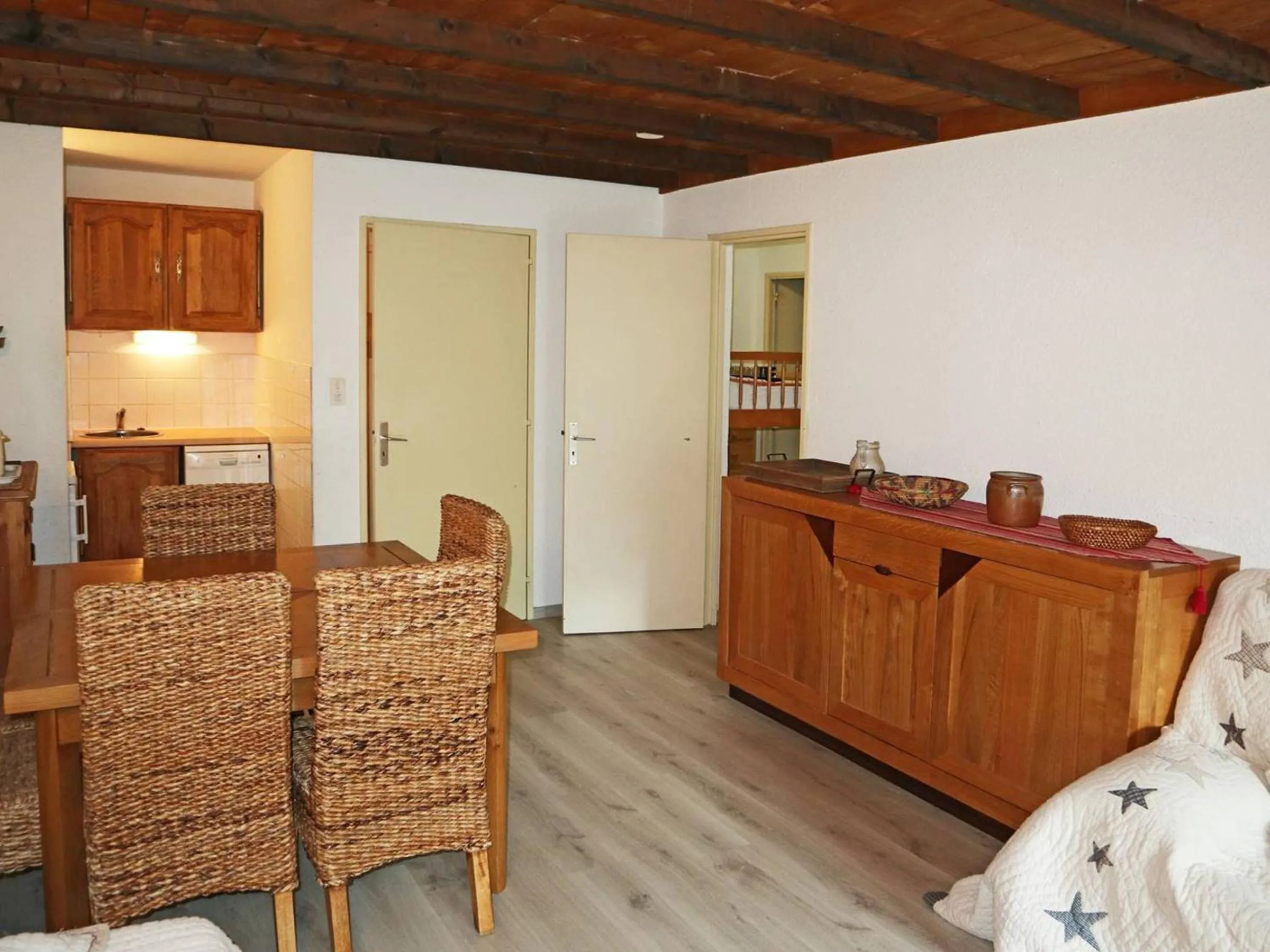 Bel appartement, 2 pièces, 6 pers, au centre, skis aux pieds, balcon sud - FR-1-322-232