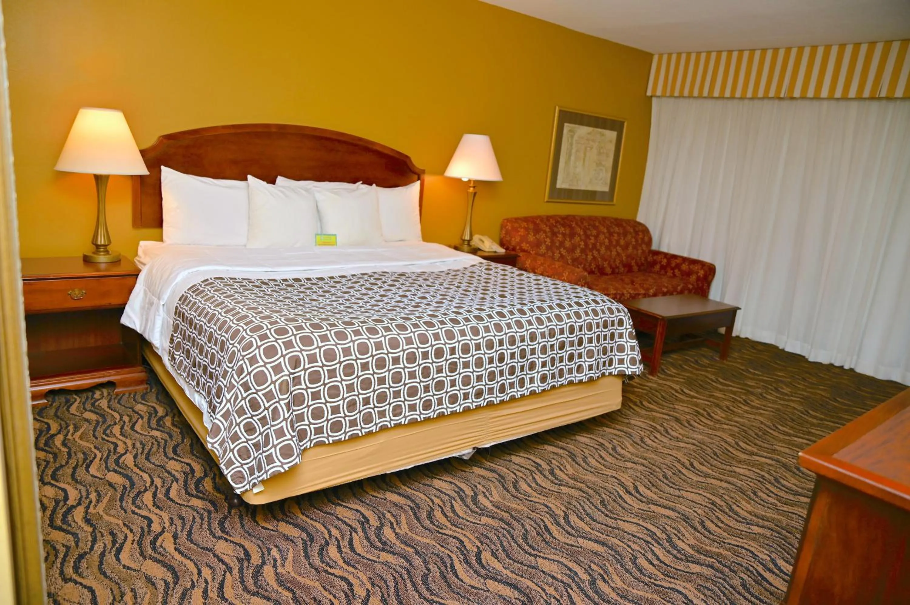 Bedroom, Bed in MCM Elegante Hotel & Suites Lubbock