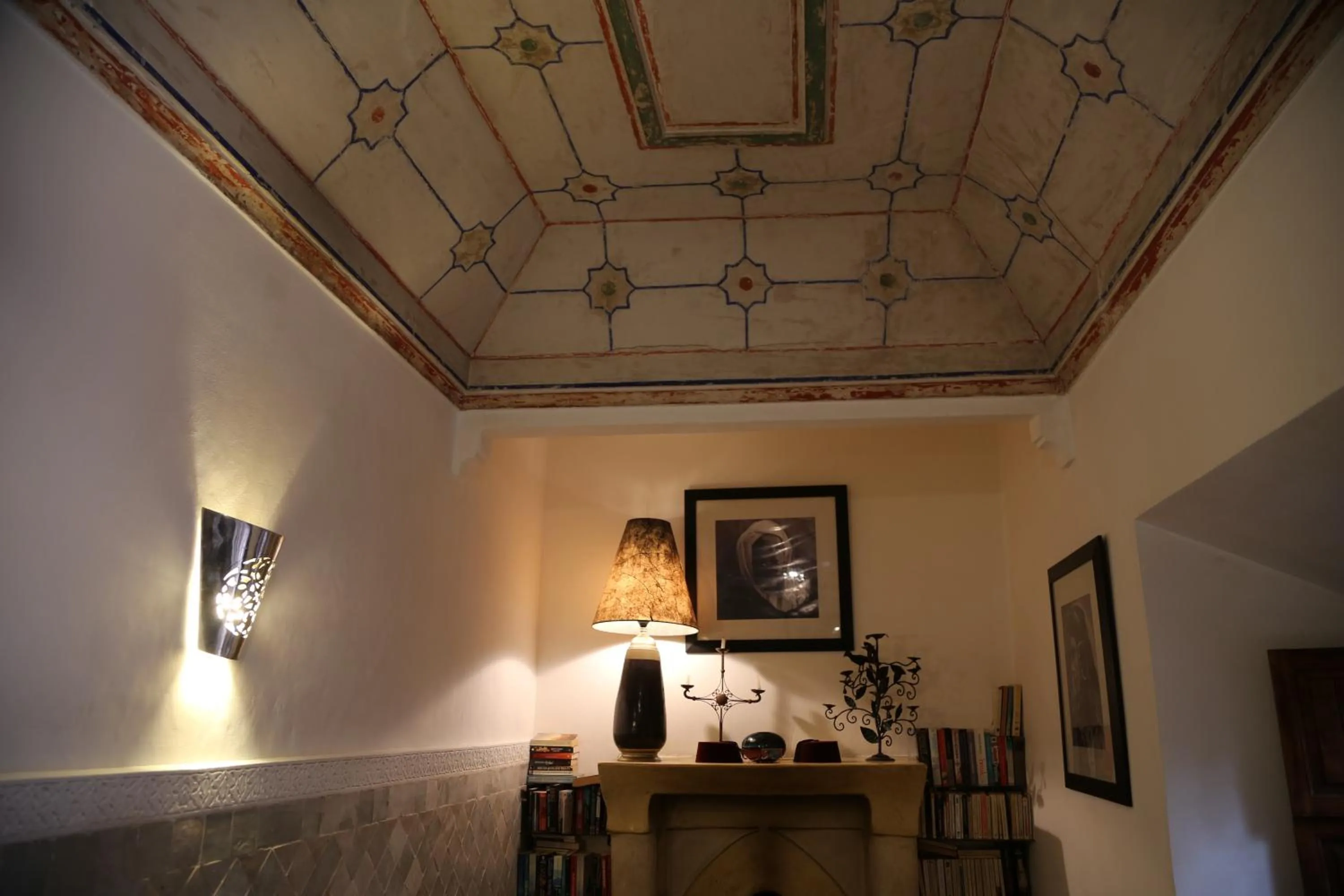 Communal lounge/ TV room in Riad Villa El Arsa