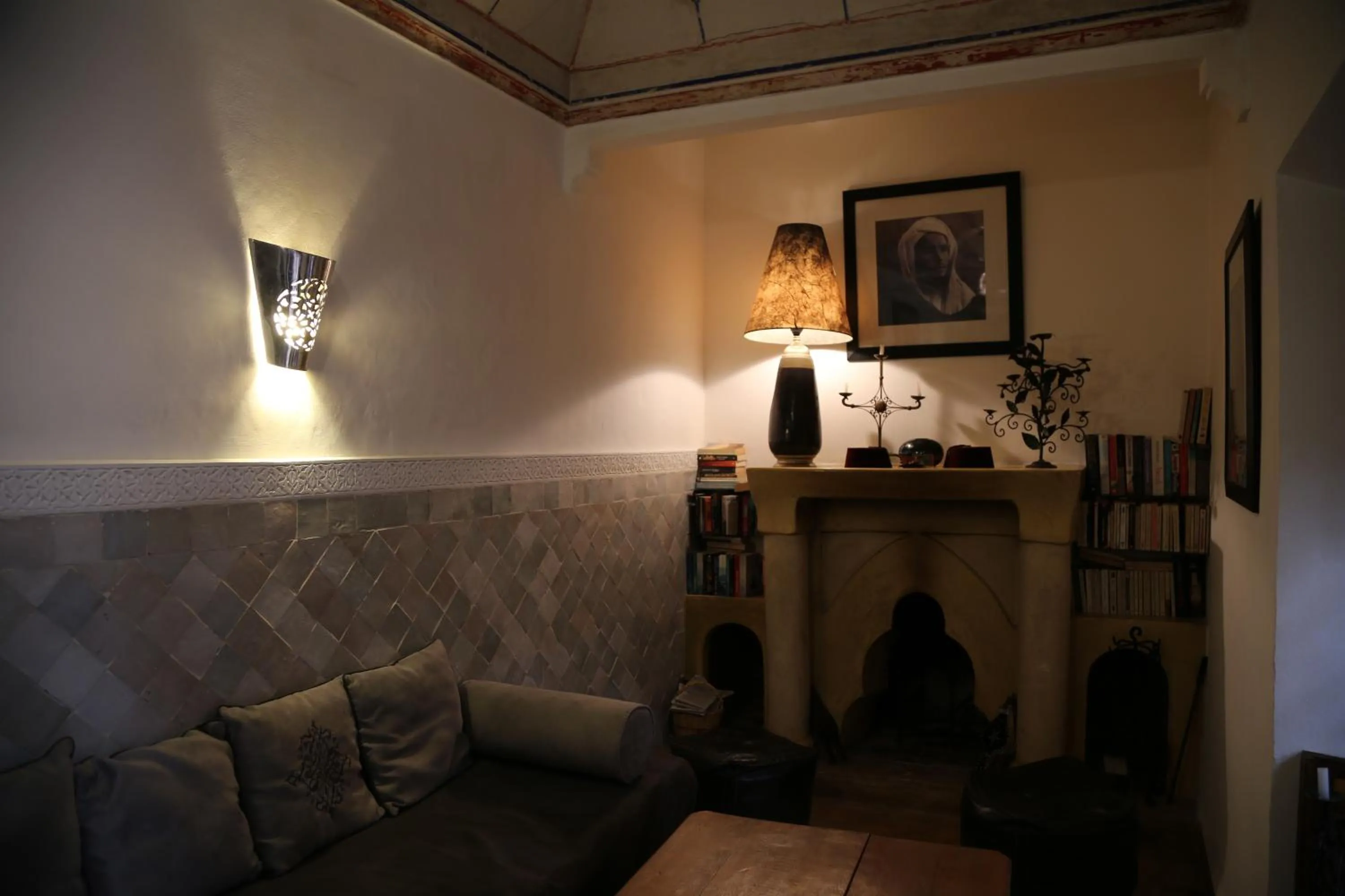 Communal lounge/ TV room in Riad Villa El Arsa