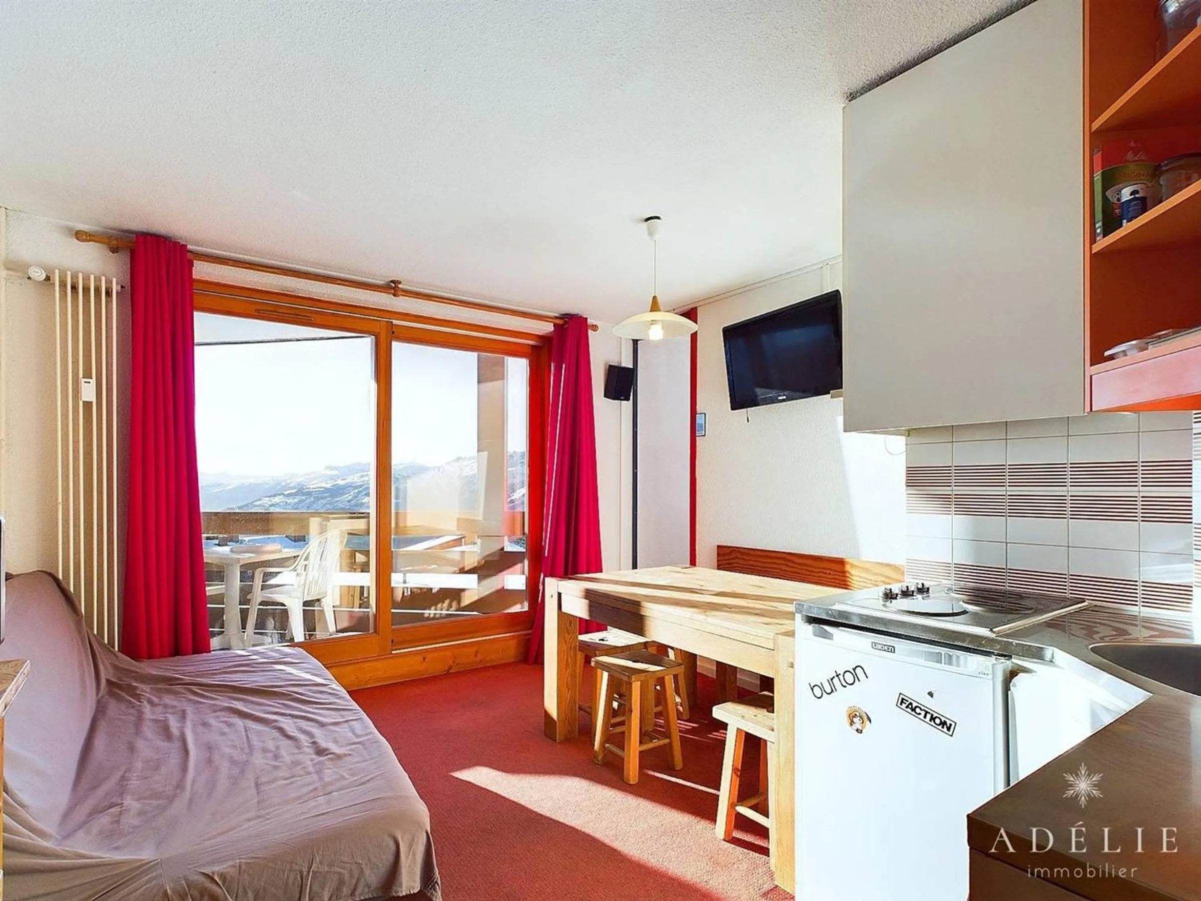 Charmant 2P avec Parking, Balcon, près des Pistes et Commerces à Montvalezan - FR-1-398-509