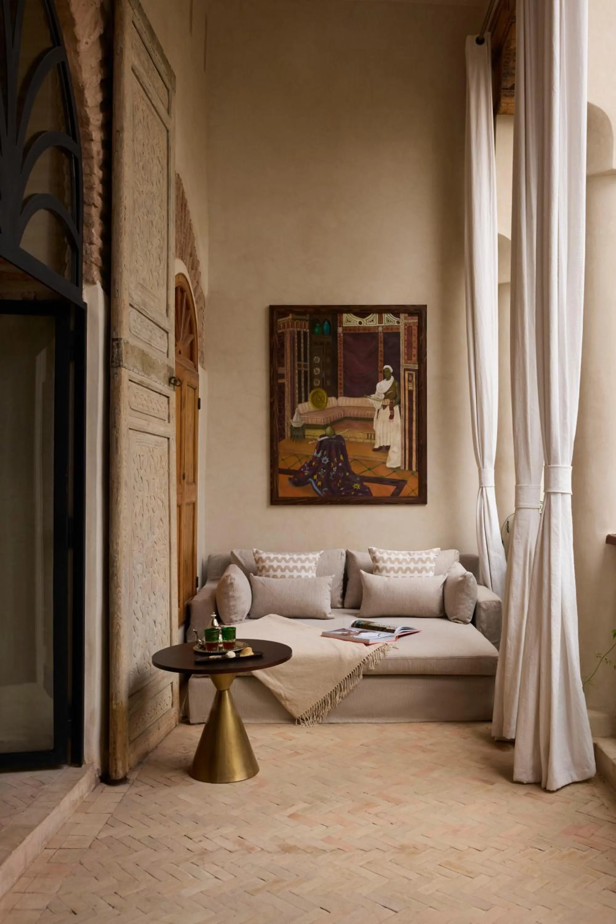 Seating area, Bed in Nobu Hotel Marrakech