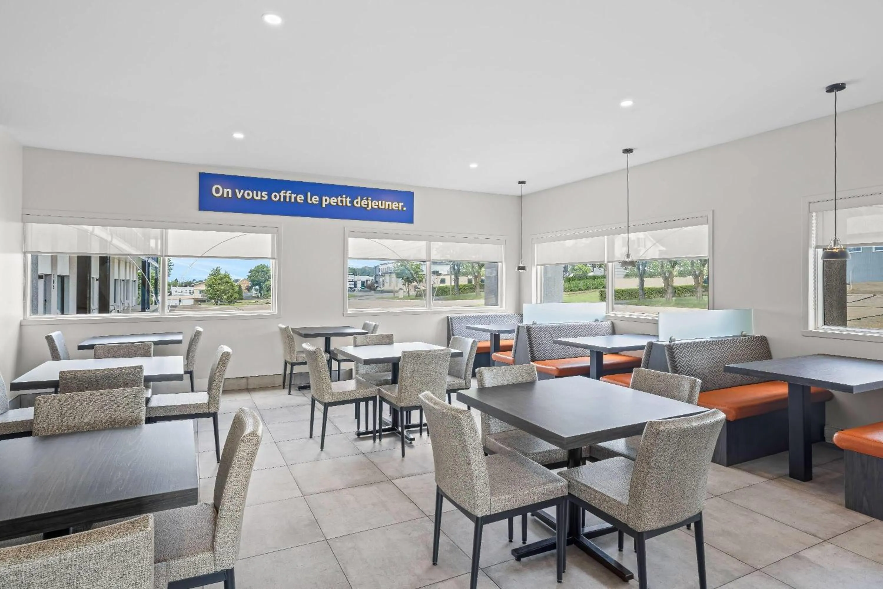 Restaurant/places to eat in Days Inn by Wyndham Riviere-Du-Loup
