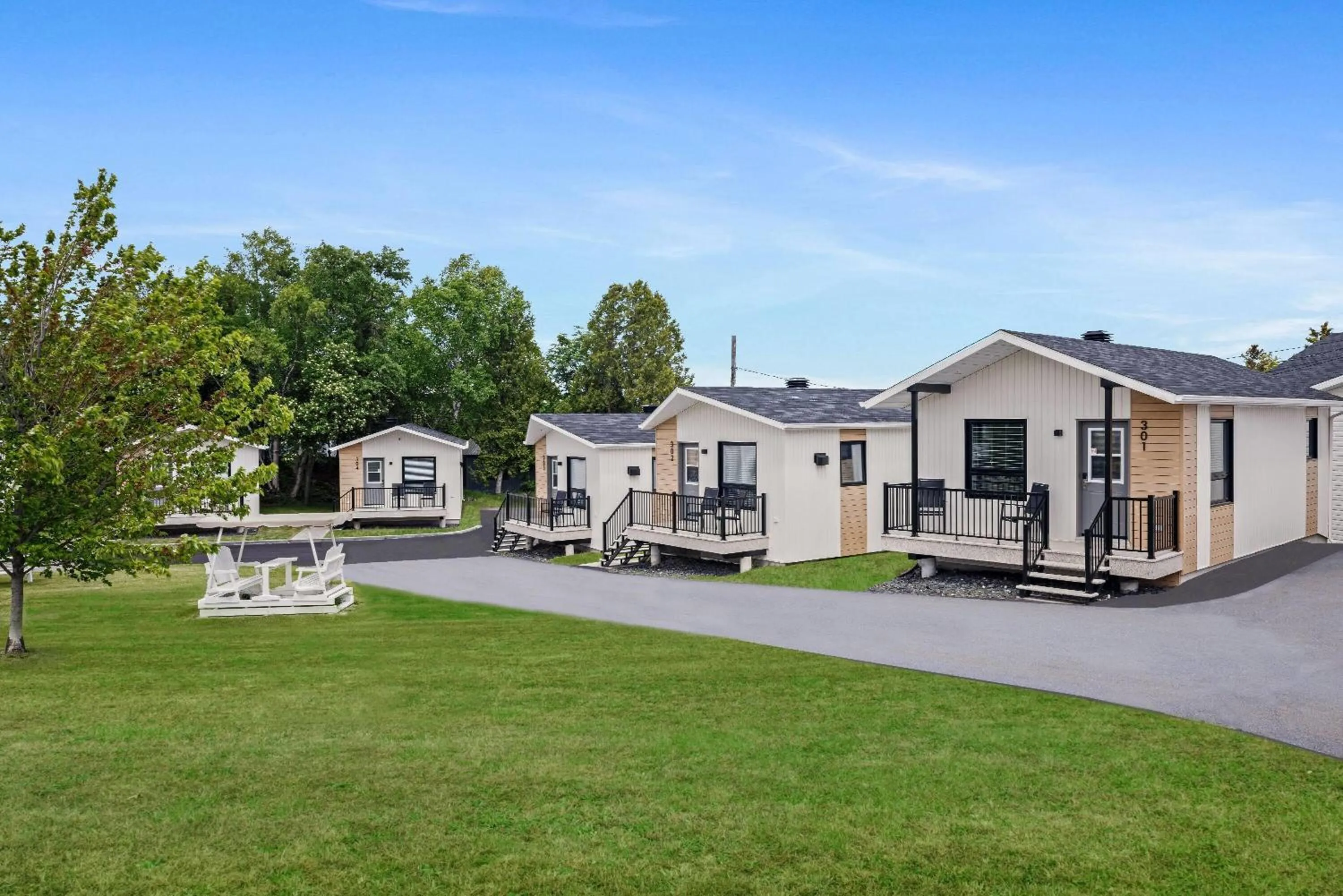 Property building in Days Inn by Wyndham Riviere-Du-Loup