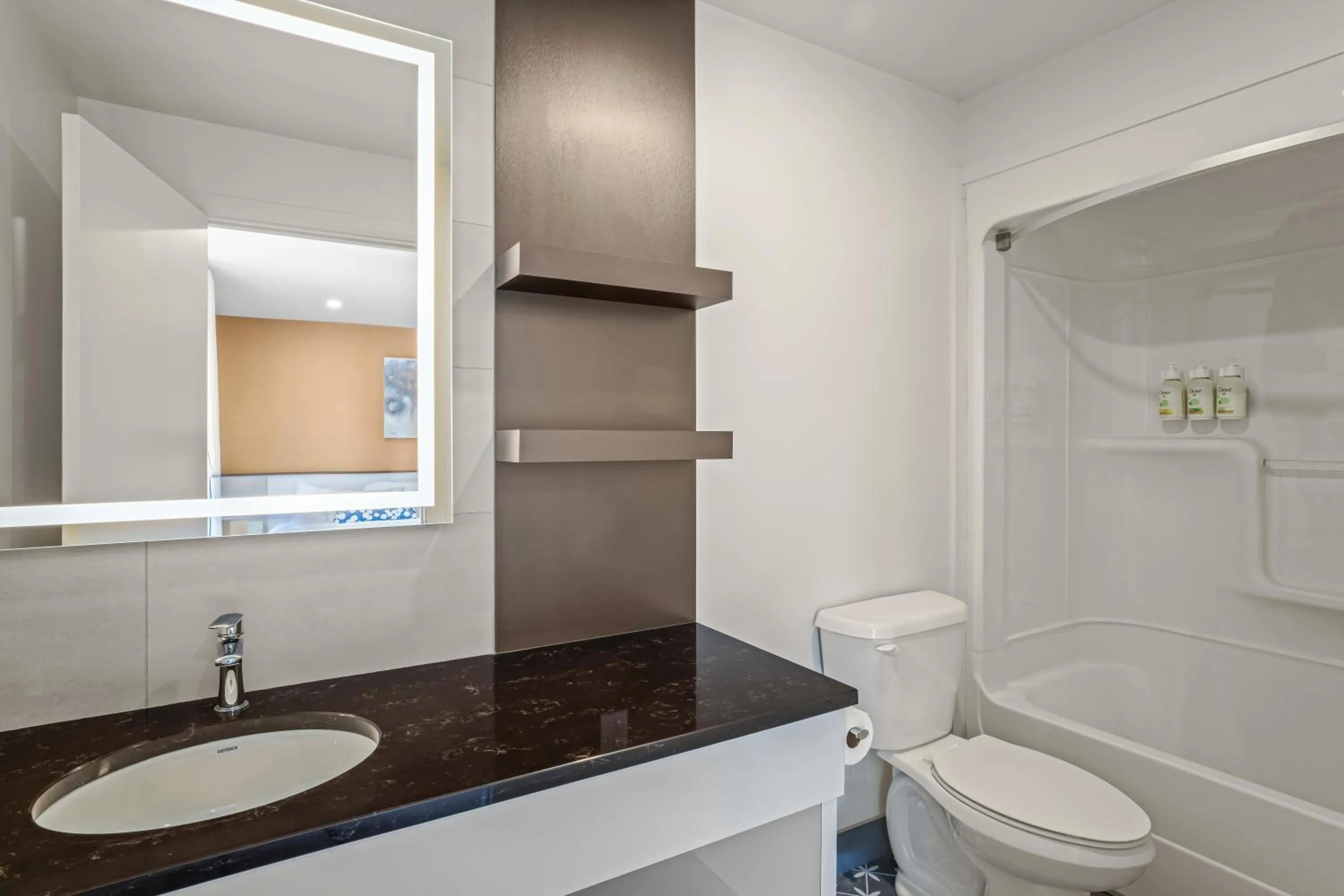 Shower in Days Inn by Wyndham Riviere-Du-Loup