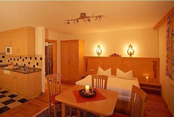 Photo of the whole room in Apart Ehart
