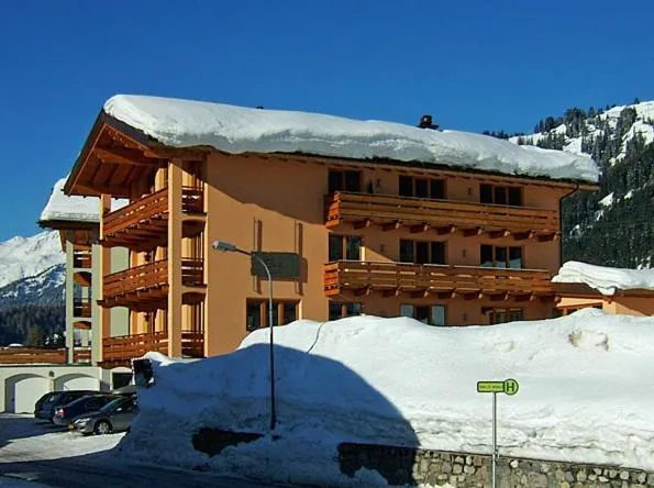 Property building in Apart Ehart