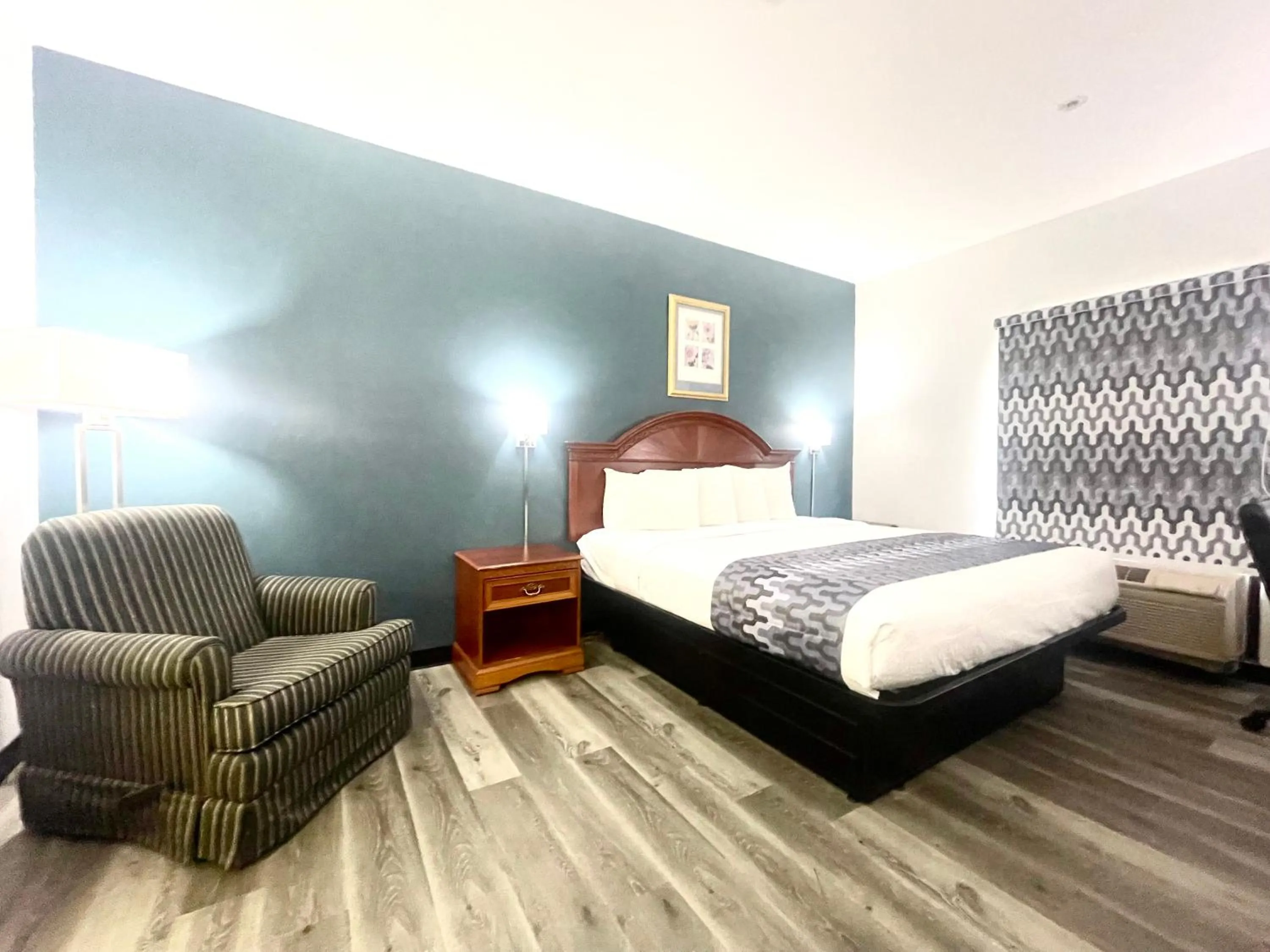 Bed in Grand Vista Hotel & Suites