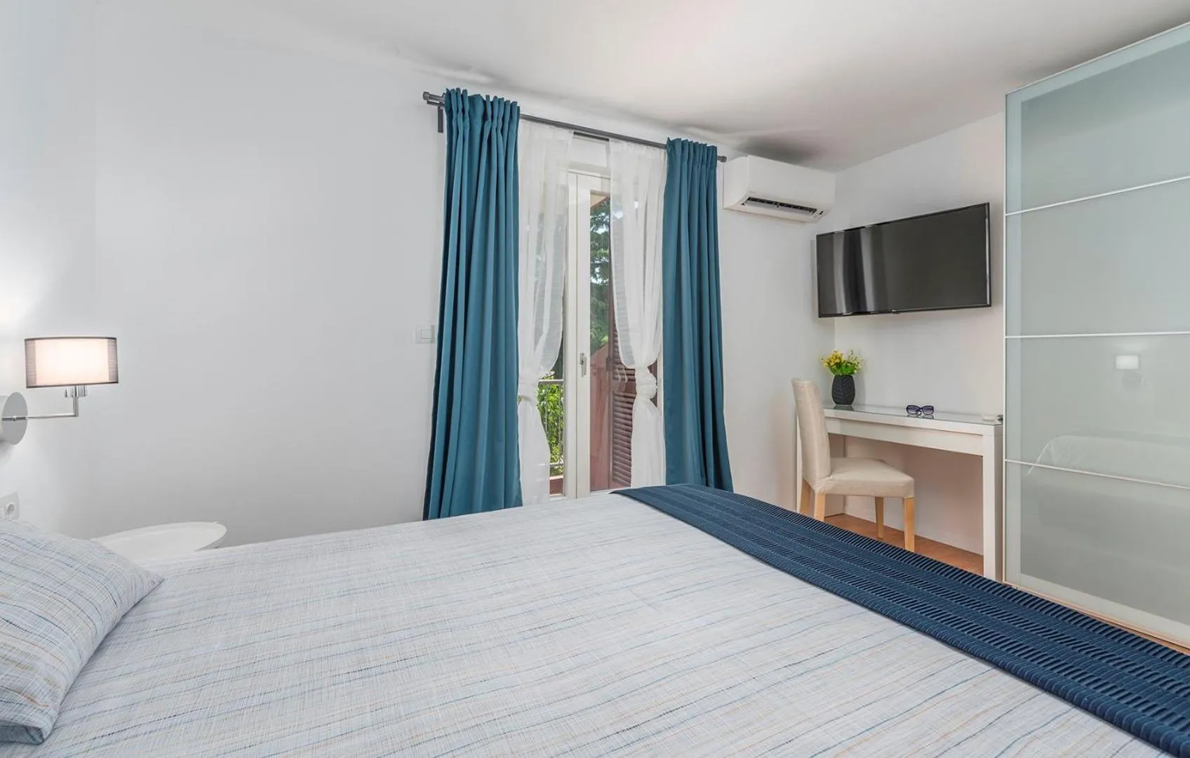 Bedroom, Bed in Apartment Biba