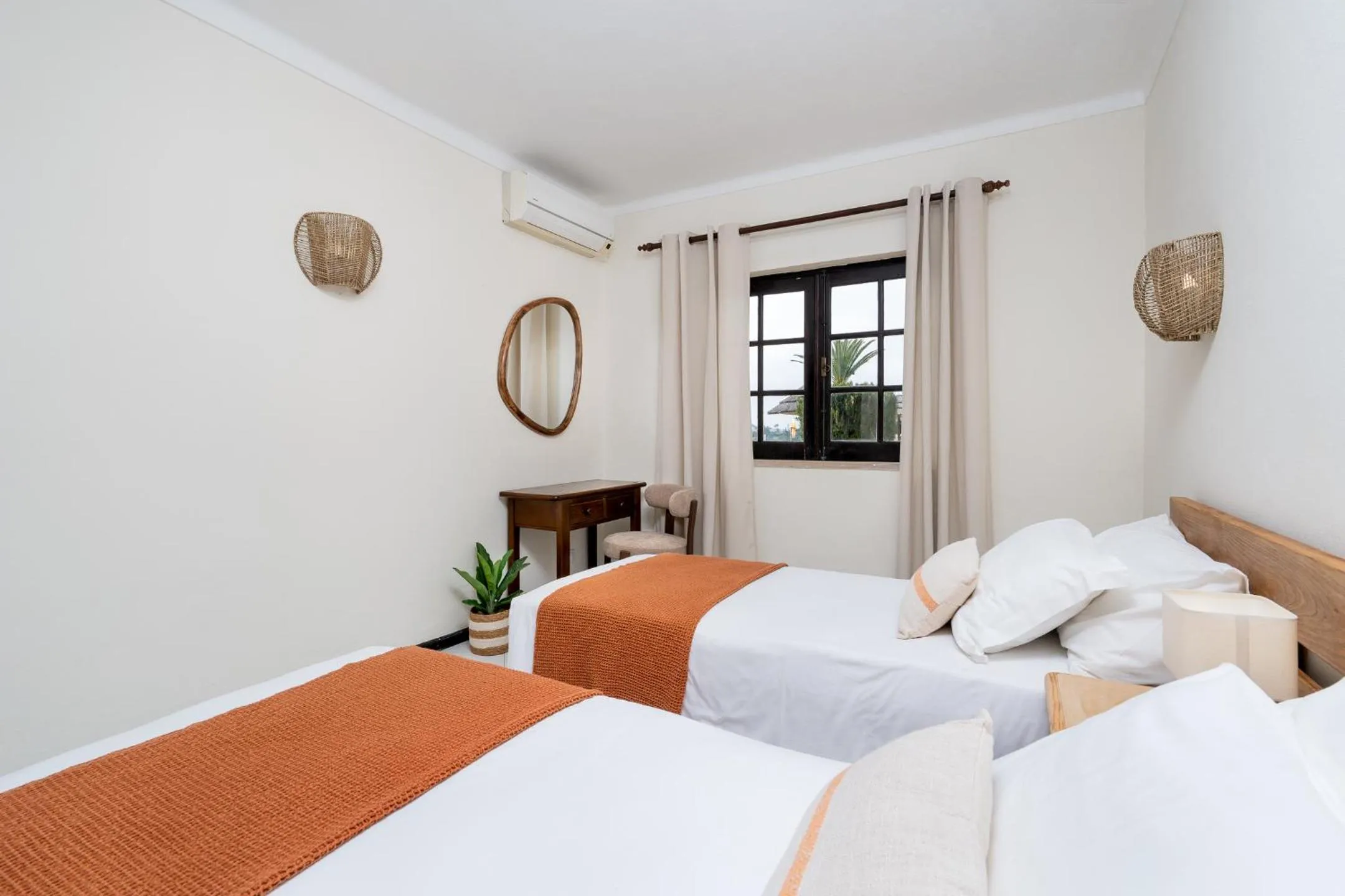 Bedroom, Bed in Colina Village