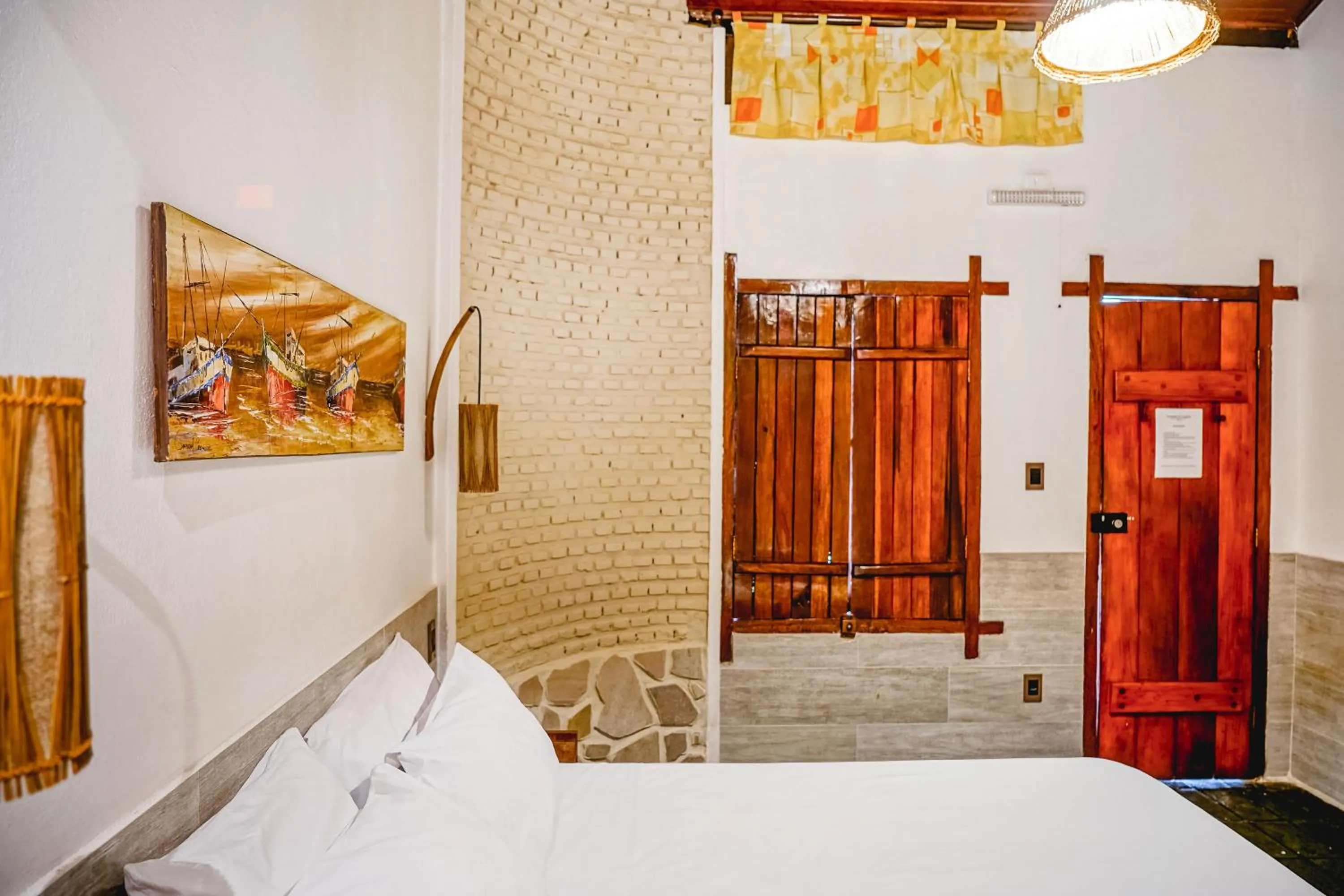 Double or Twin Room with Balcony and Garden View in Pousada El Capitan