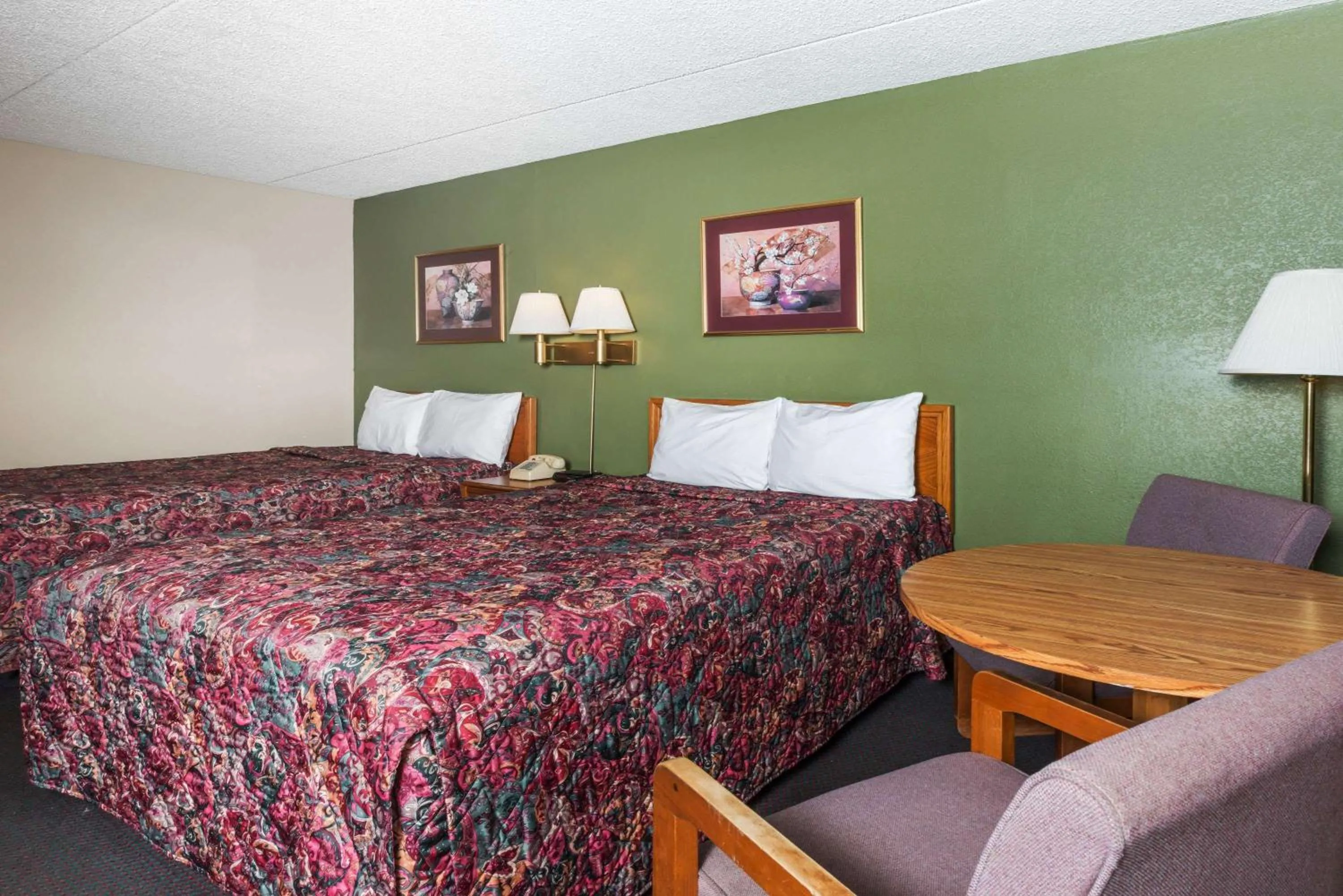 Photo of the whole room, Bed in Days Inn by Wyndham New Market I-81