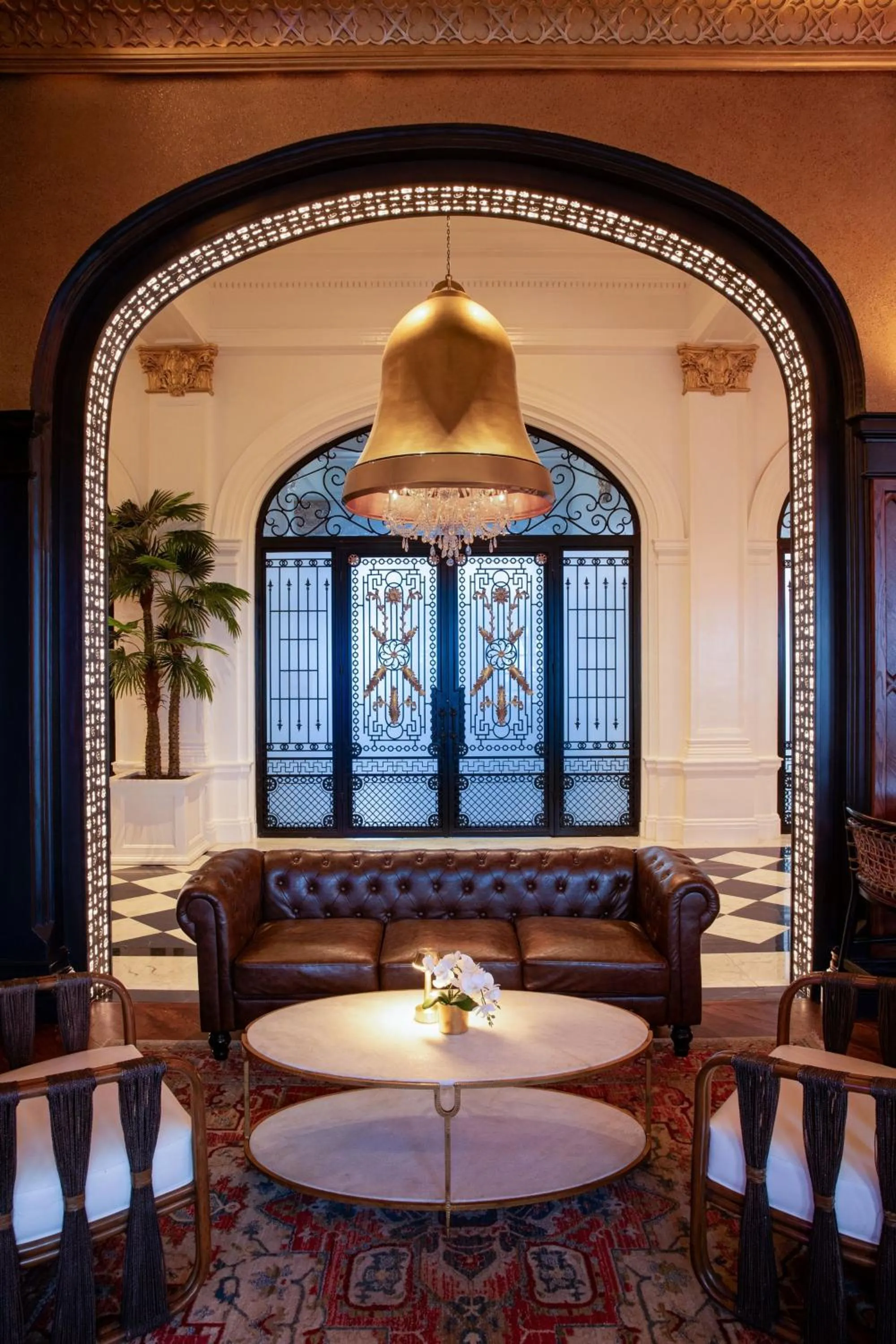 Lounge or bar in Grand Galvez Resort, Autograph Collection