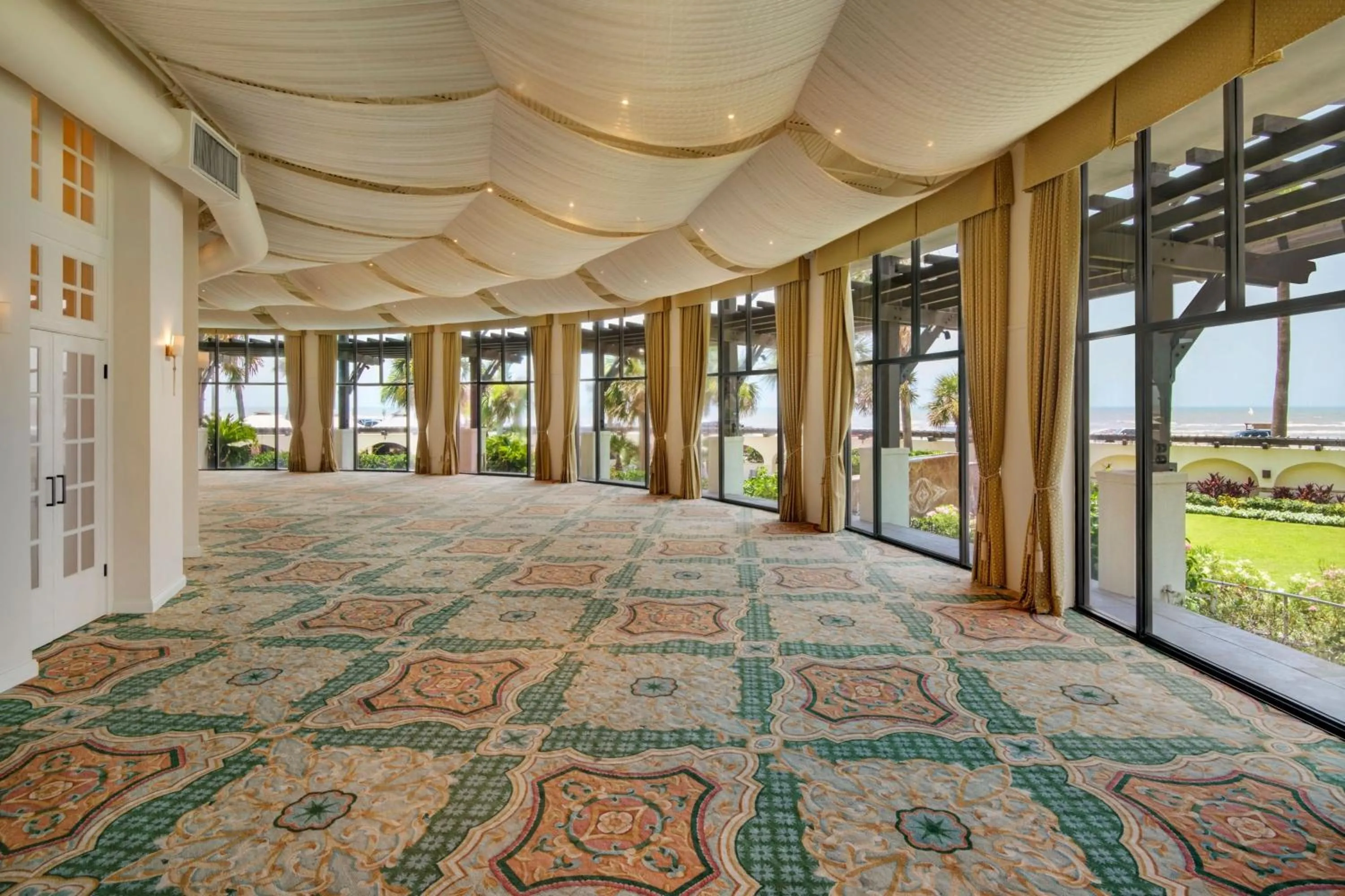 Meeting/conference room in Grand Galvez Resort, Autograph Collection