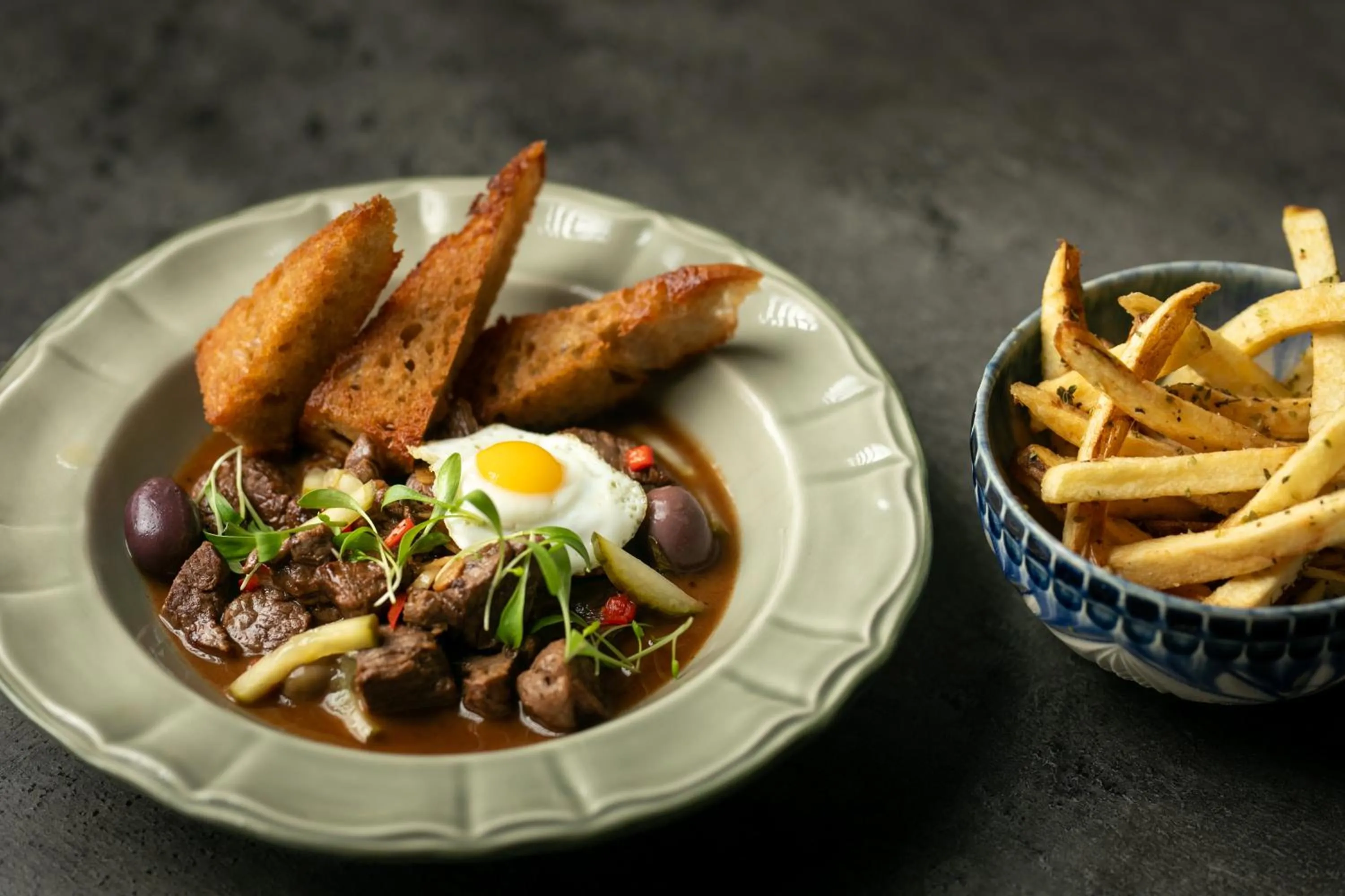 Restaurant/places to eat in Vitoria Stone Hotel