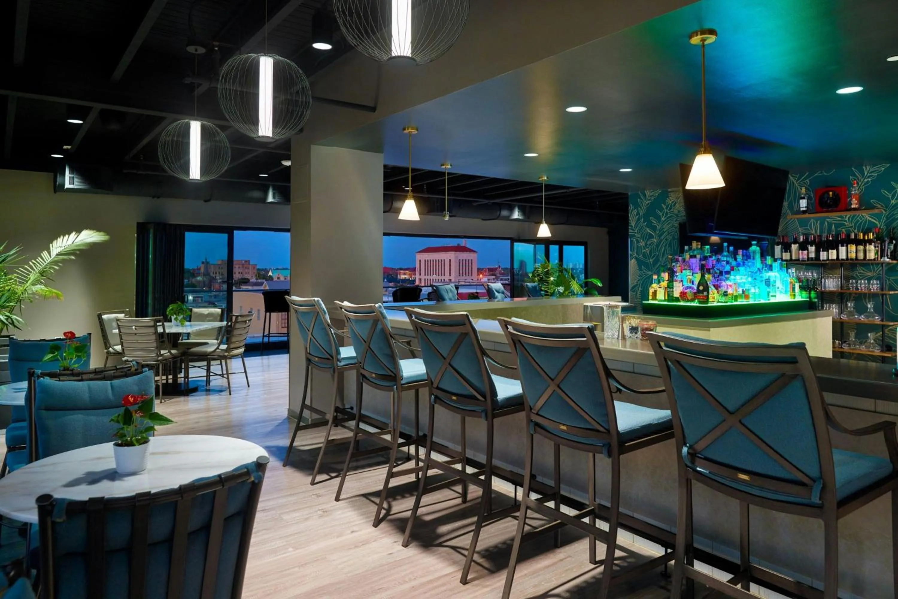 Lounge or bar in The Tremont House, Galveston, a Tribute Portfolio Hotel