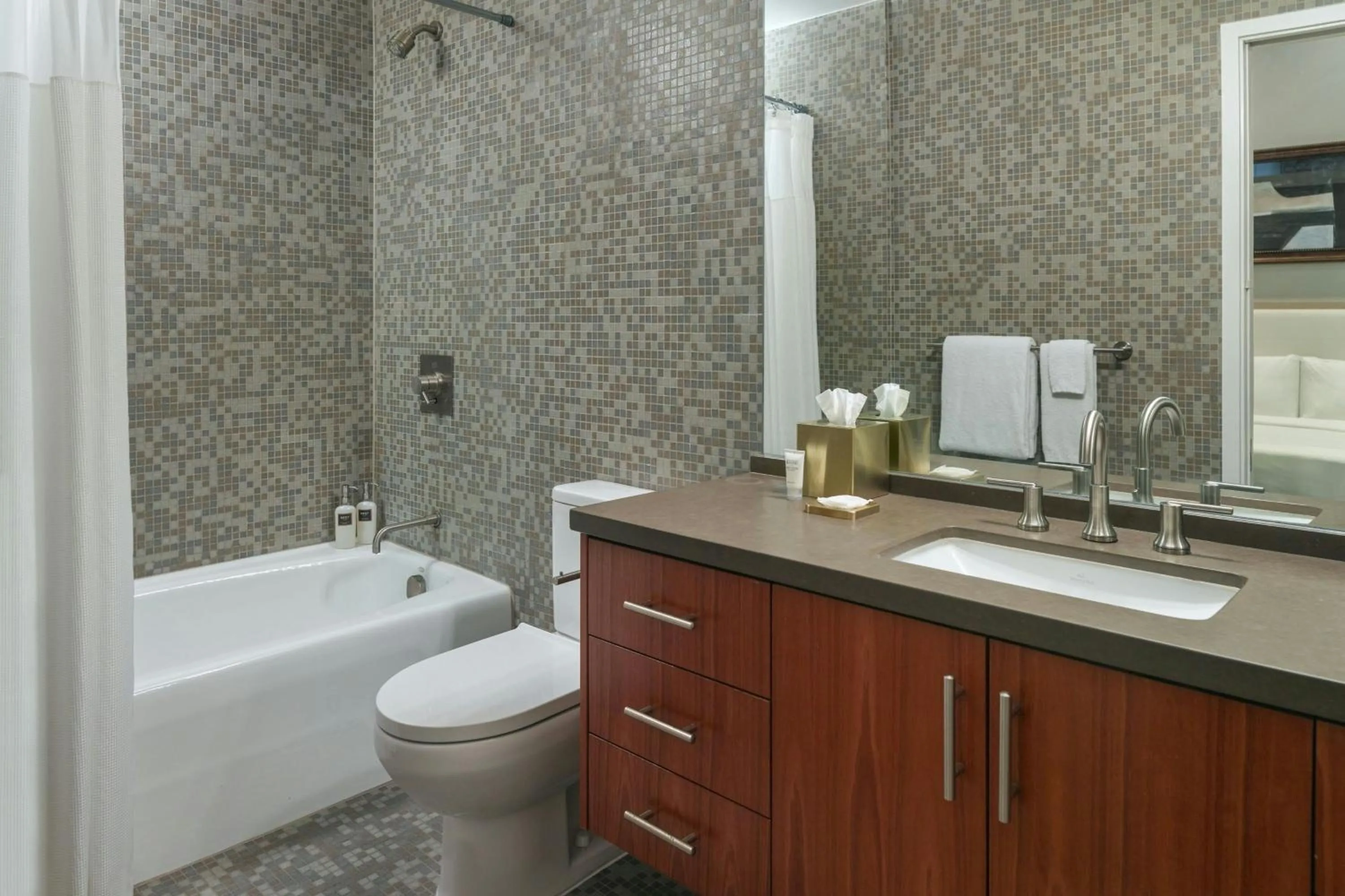 Bathroom in The Tremont House, Galveston, a Tribute Portfolio Hotel