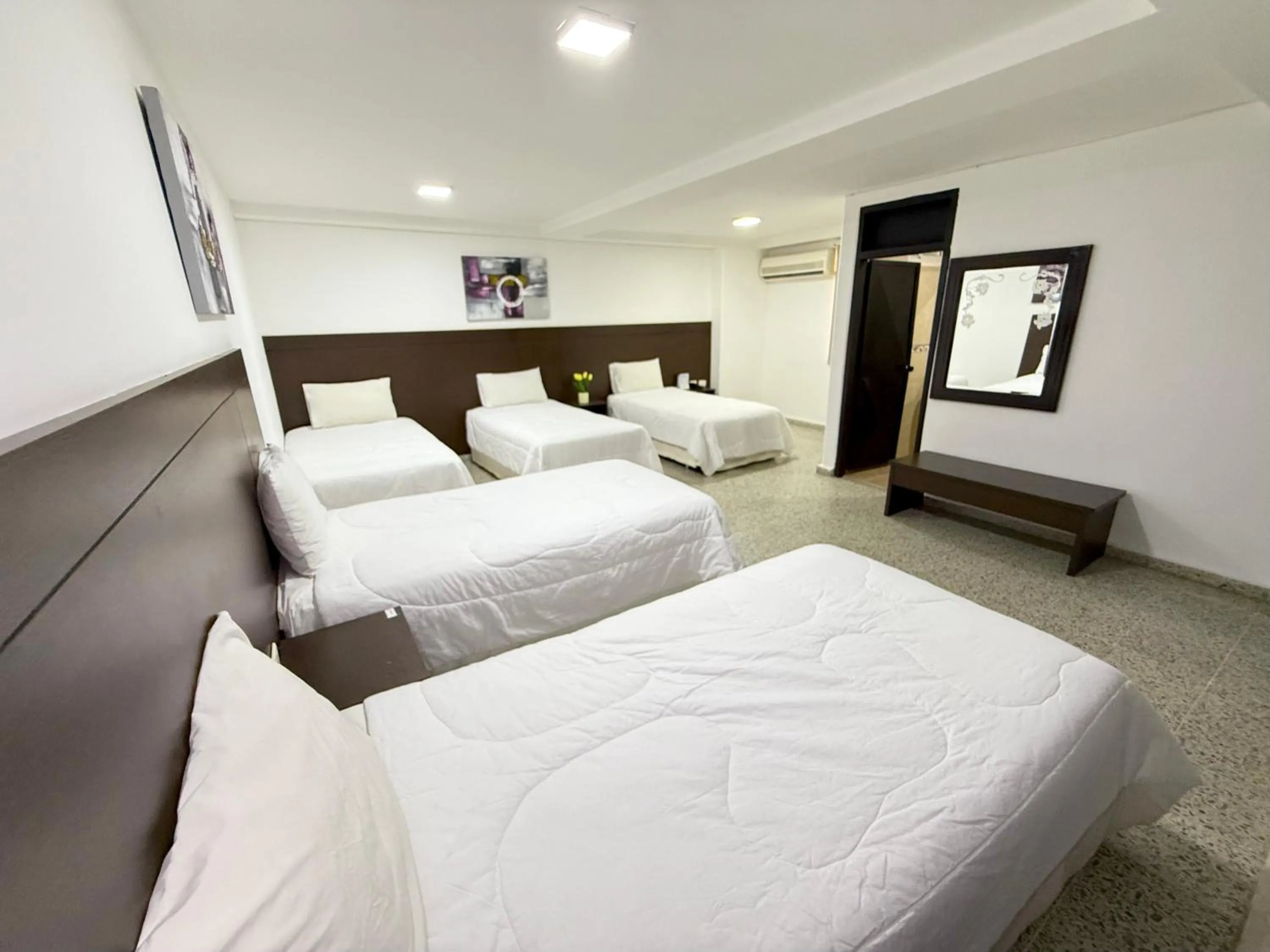 Photo of the whole room, Bed in Hotel Arawak Upar