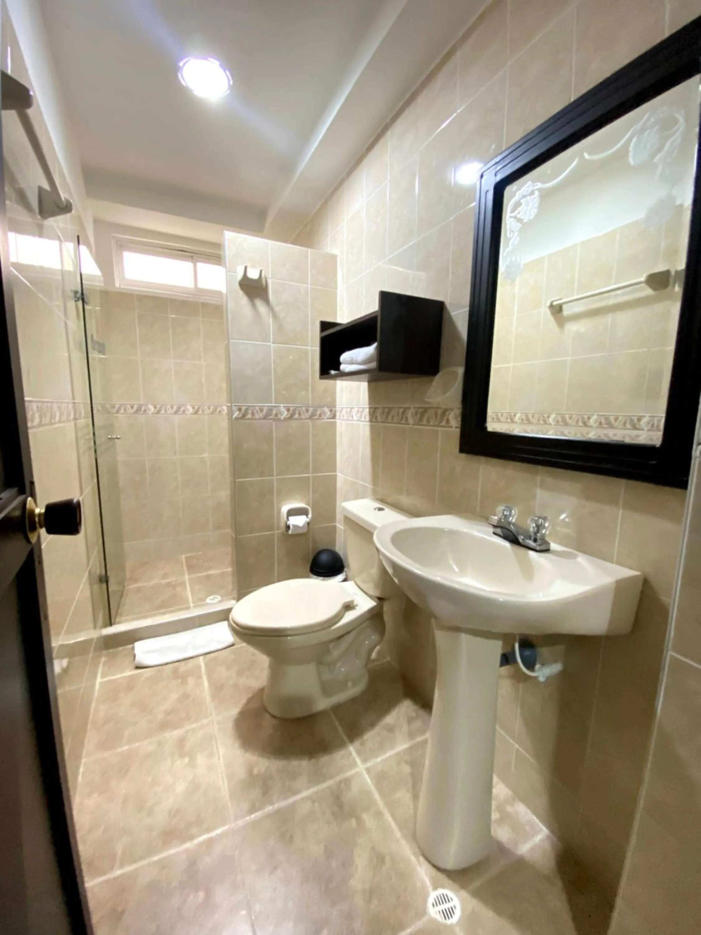 Shower in Hotel Arawak Upar