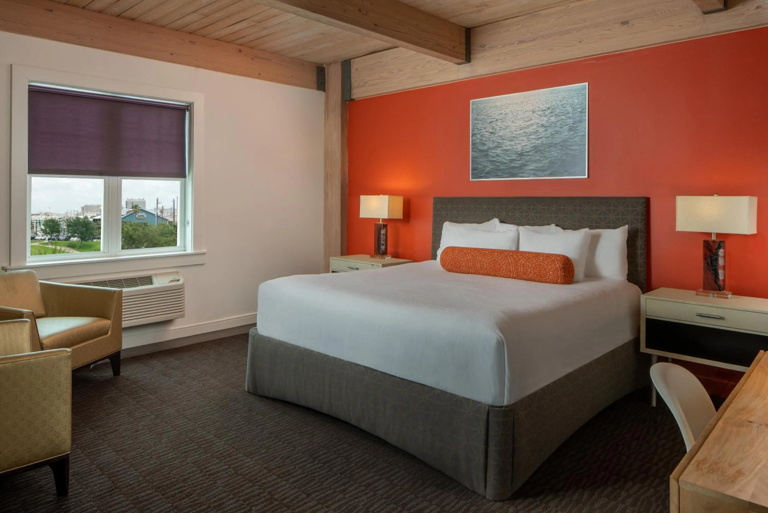 Bedroom, Bed in Harbor House Hotel and Marina at Pier 21