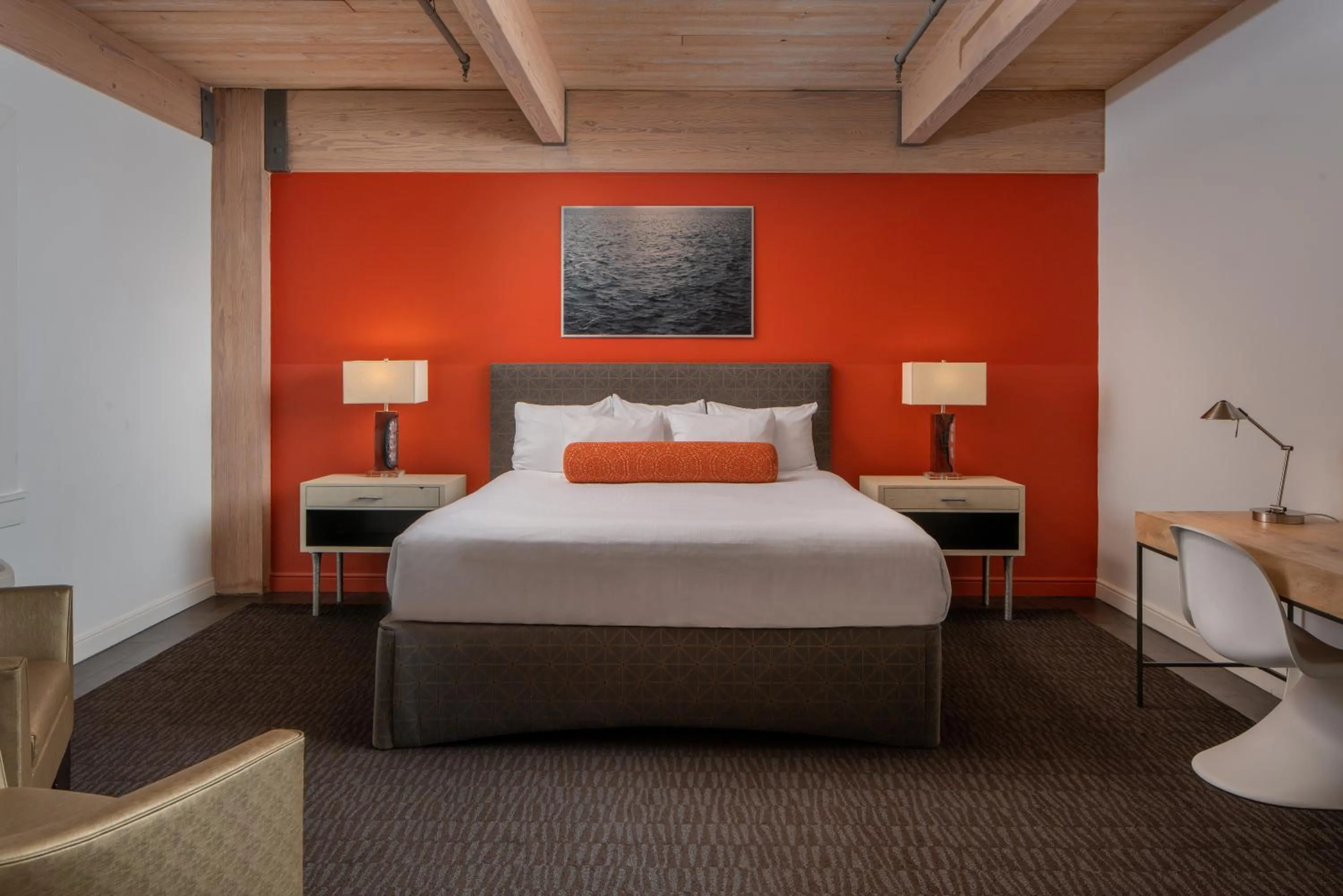 Bedroom, Bed in Harbor House Hotel and Marina at Pier 21