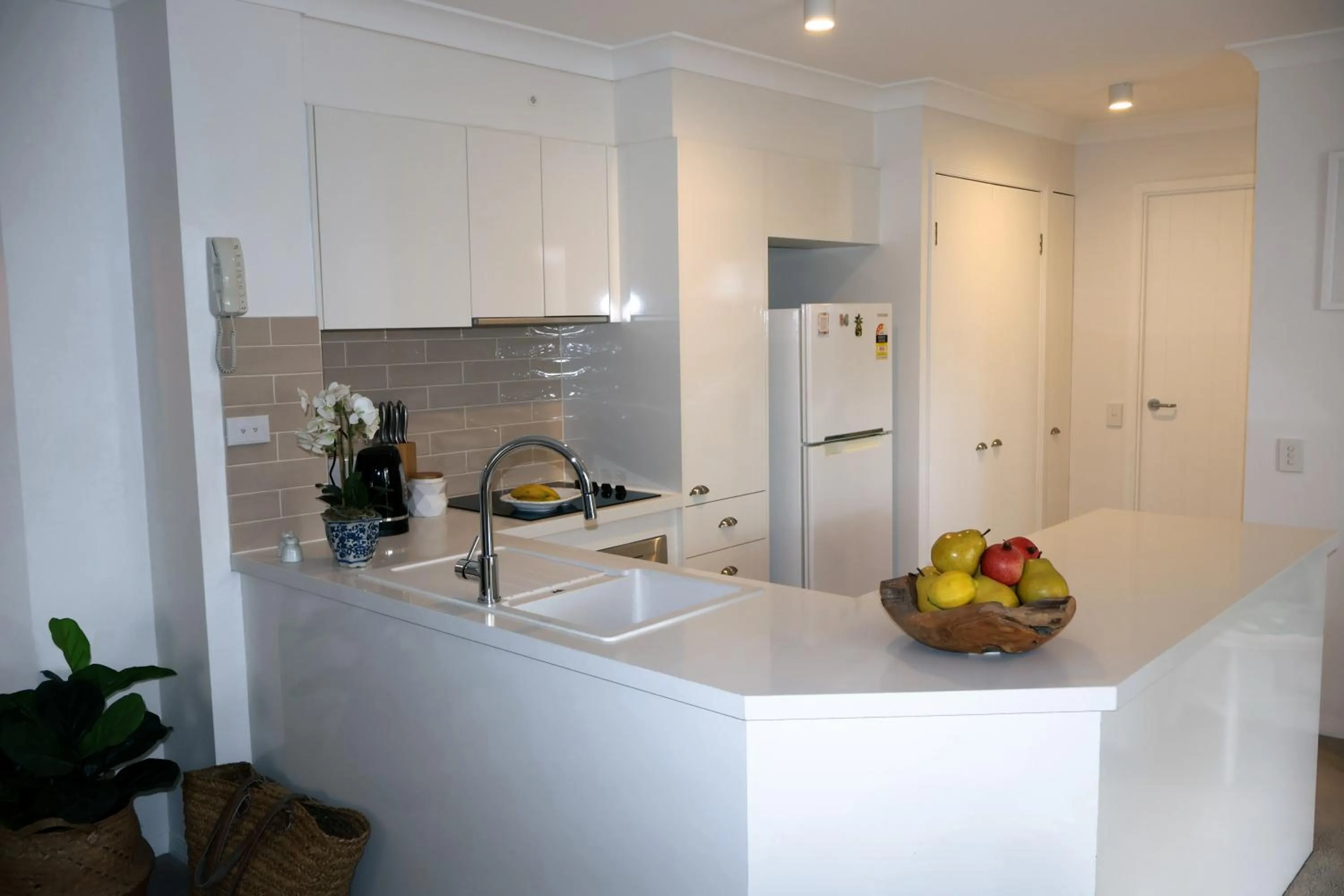 Kitchen or kitchenette in Burleigh on the Beach