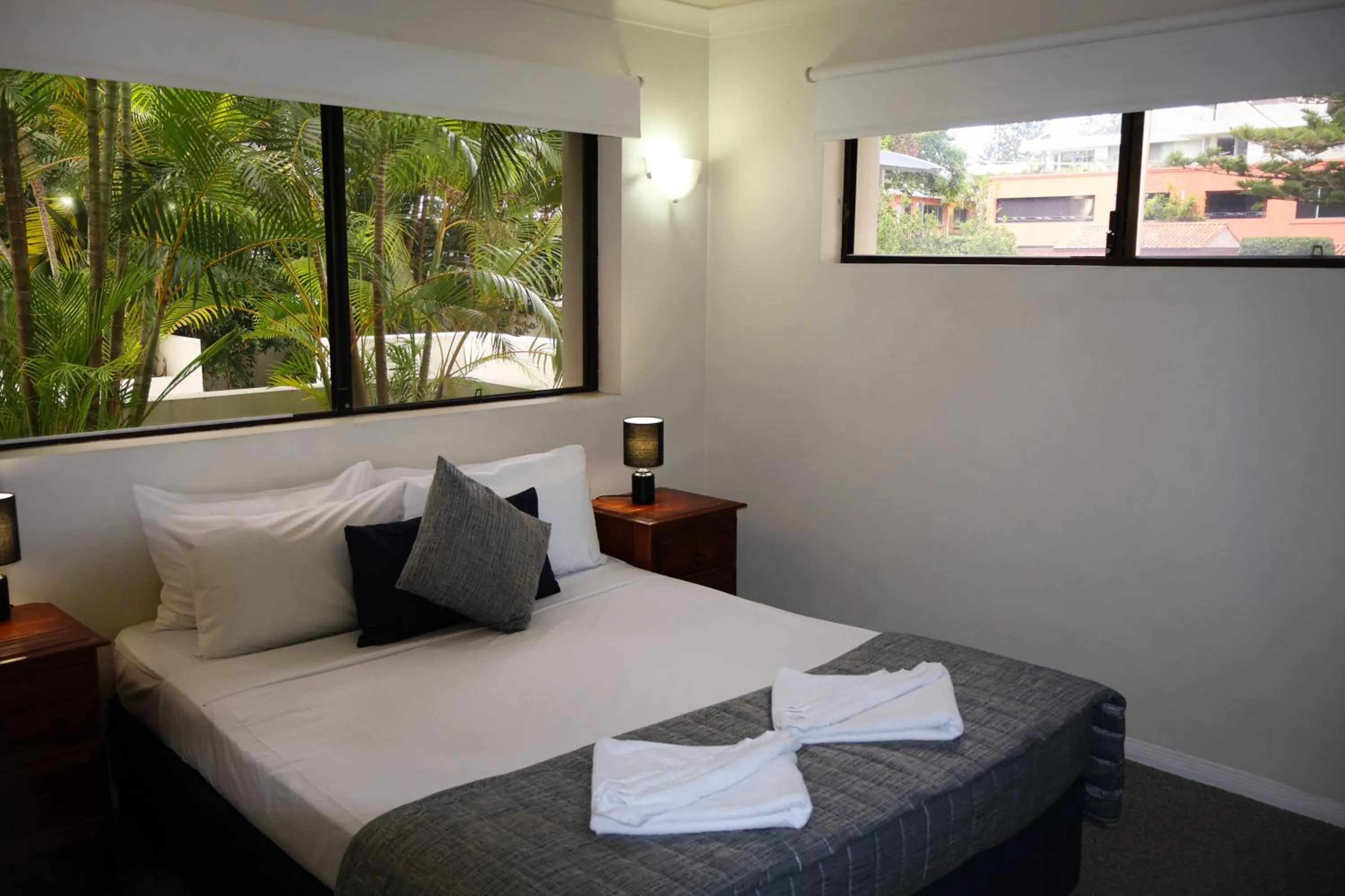 Bedroom, Bed in Burleigh on the Beach
