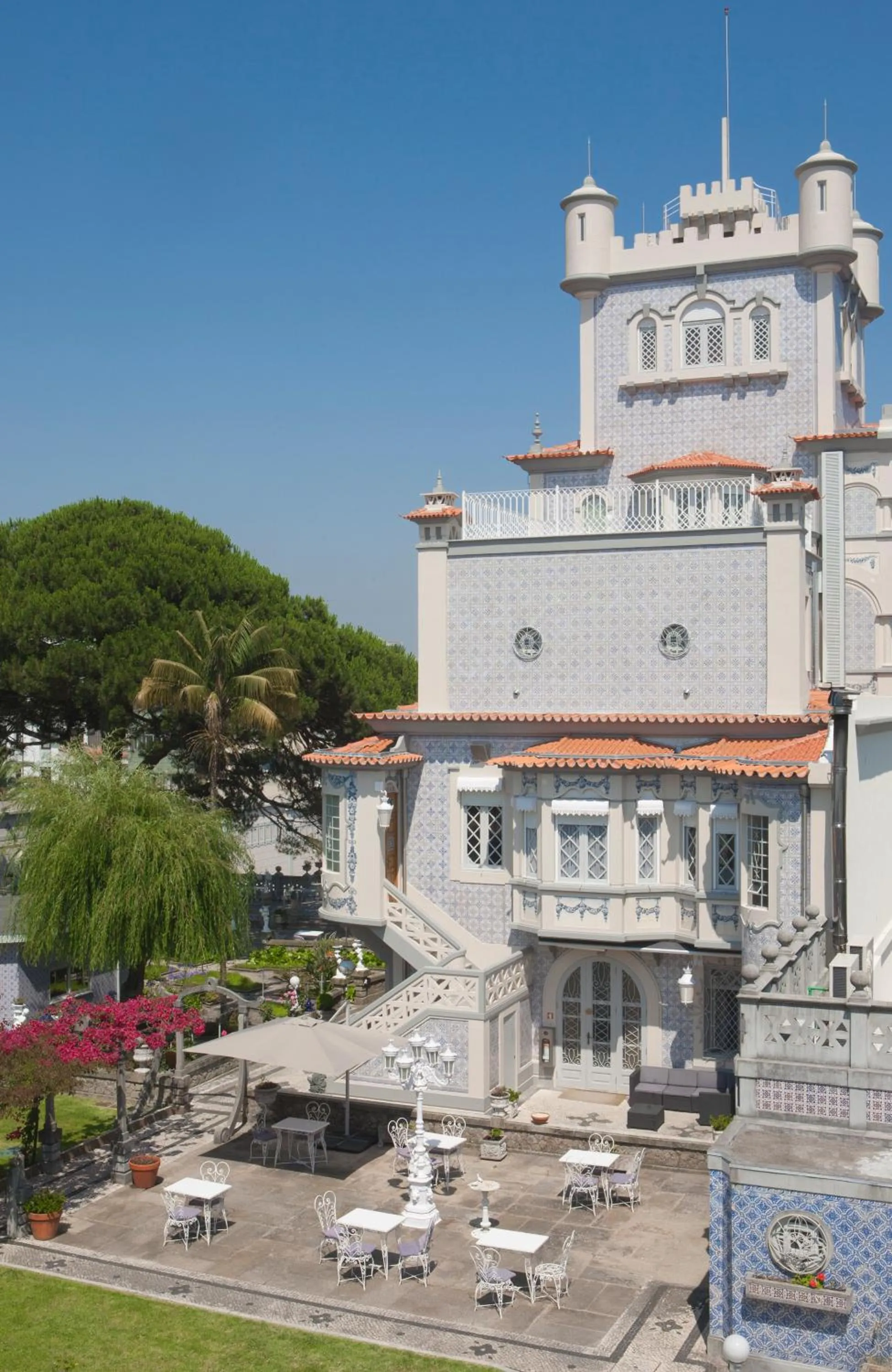 Property building in Castelo Santa Catarina