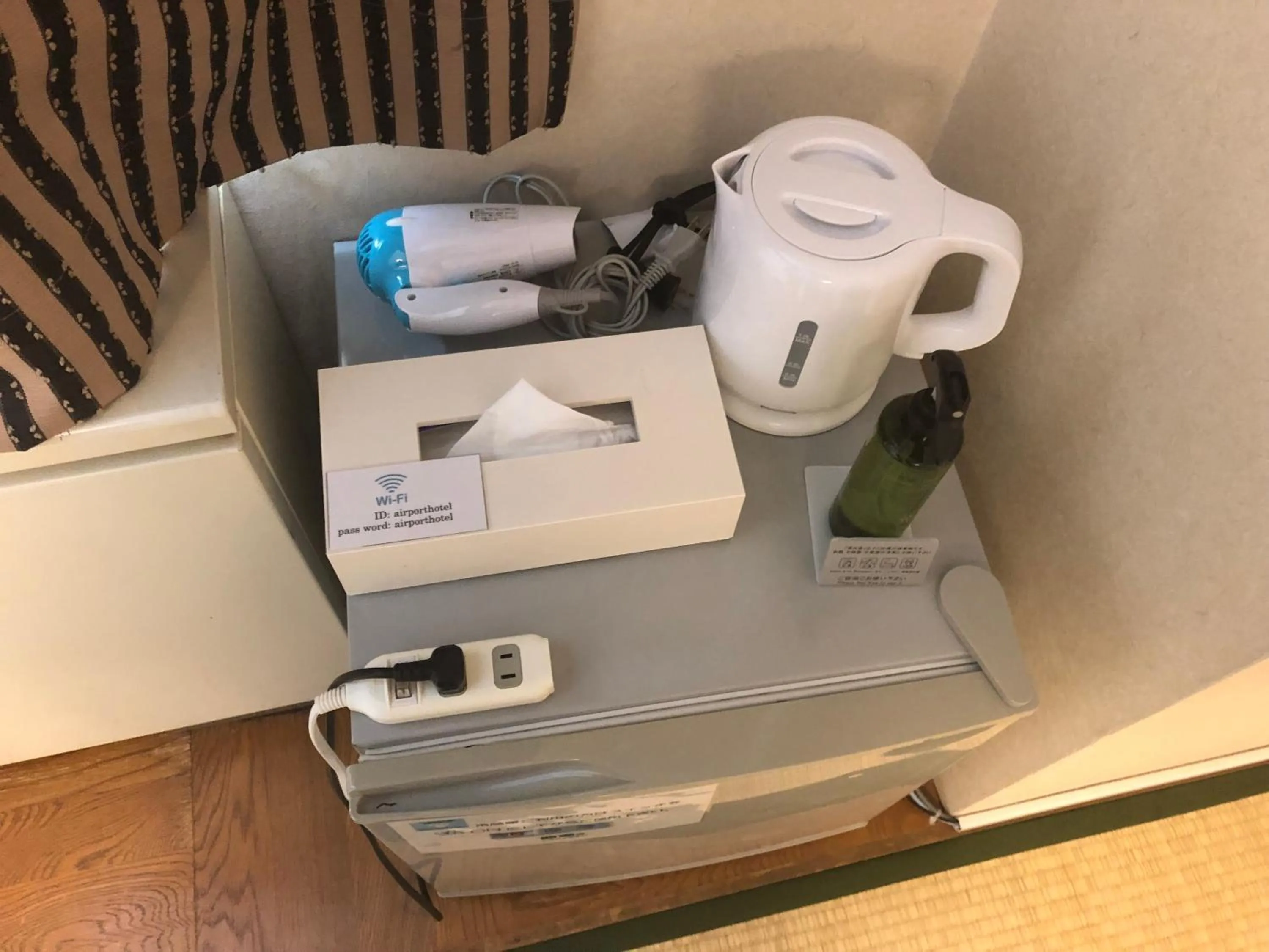 Coffee/tea facilities in Chitose Airport Hotel