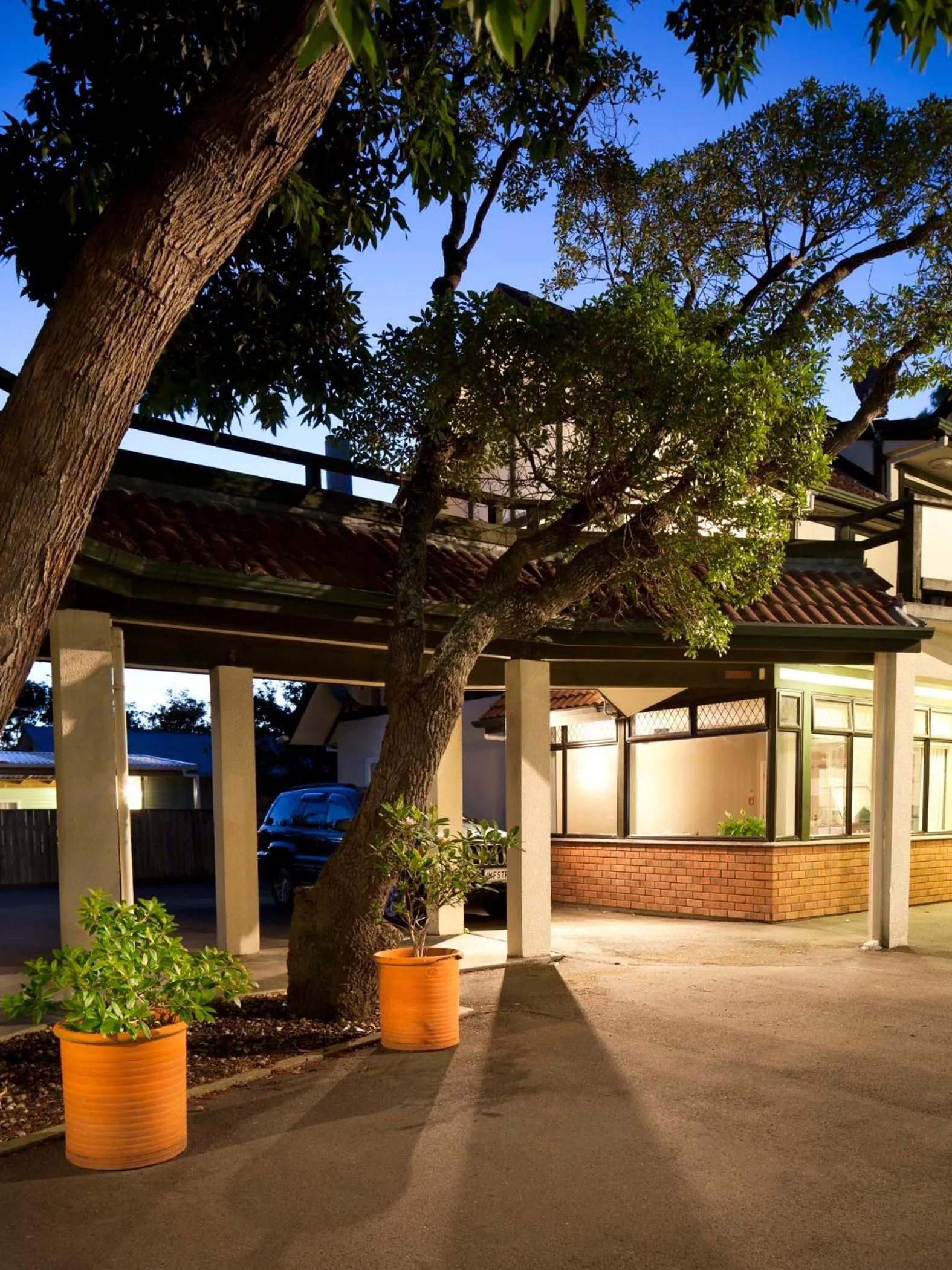 Facade/entrance in Champers Motor Inn