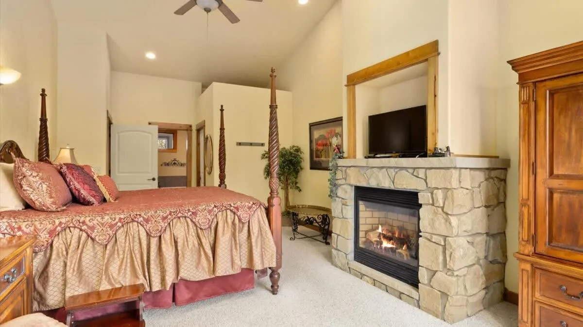 Bed in Rock Creek Jewel